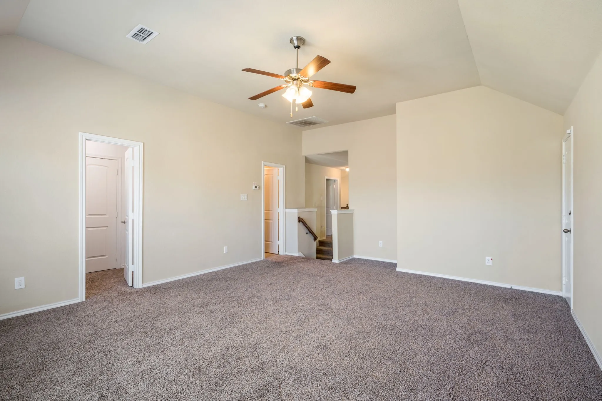 Single Family Residence For Sale in Dallas County , 1300 Bellingham Circle, Glenn Heights, Texas 75154, 5 Bedroom, 5 Bathroom, 2 Garage spaces, 3,156 Sqft, built in 2016, mls#21404666, Real Estate Agent in Glenn Heights, Homes For Sale in Dallas county, Homes For Sale in Glenn Heights, Realtor in Glenn Heights Texas, Real Estate Brokerage Independent Realty Texas, Luminita Cordes Realtor
