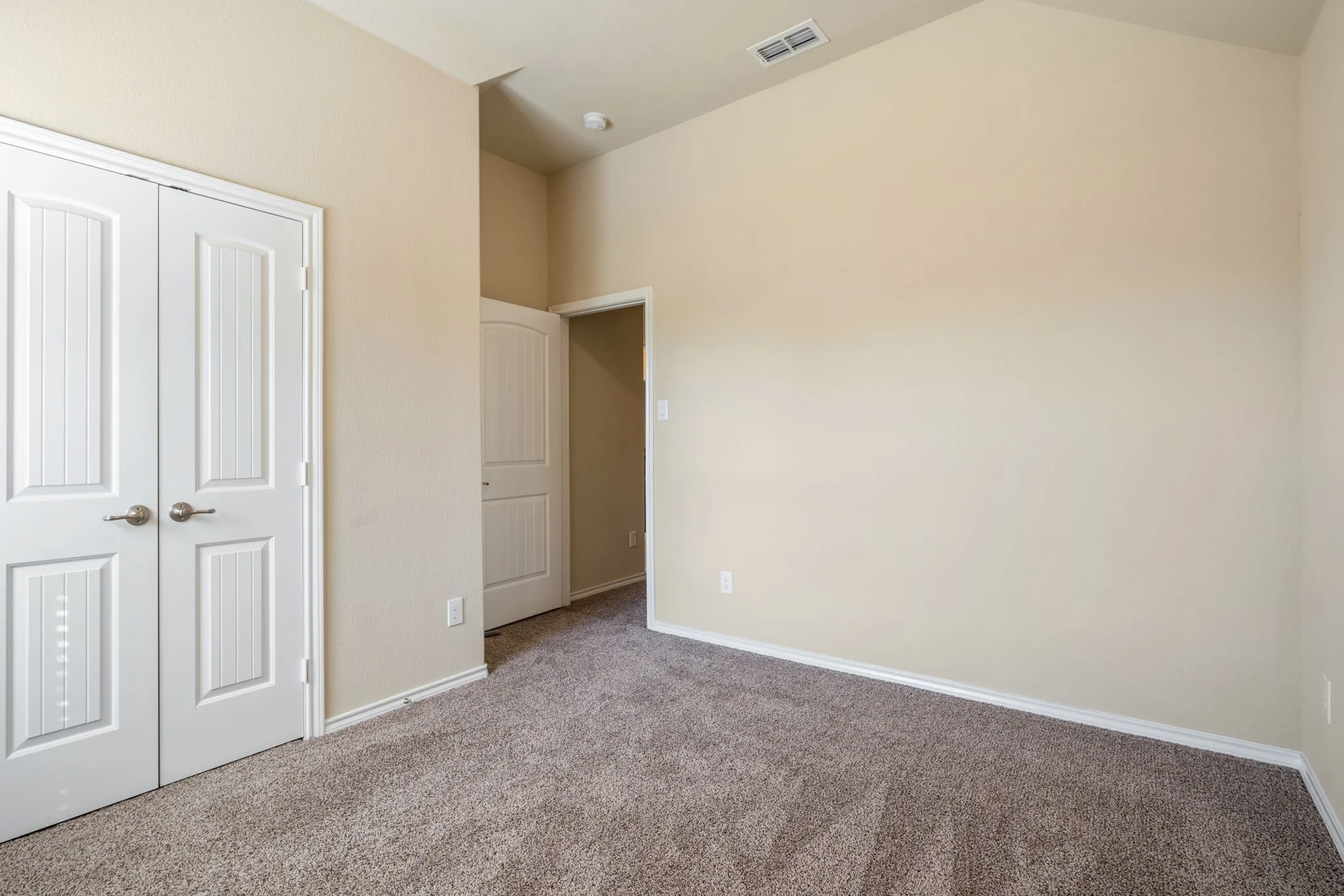 Single Family Residence For Sale in Dallas County , 1300 Bellingham Circle, Glenn Heights, Texas 75154, 5 Bedroom, 5 Bathroom, 2 Garage spaces, 3,156 Sqft, built in 2016, mls#21404666, Real Estate Agent in Glenn Heights, Homes For Sale in Dallas county, Homes For Sale in Glenn Heights, Realtor in Glenn Heights Texas, Real Estate Brokerage Independent Realty Texas, Luminita Cordes Realtor