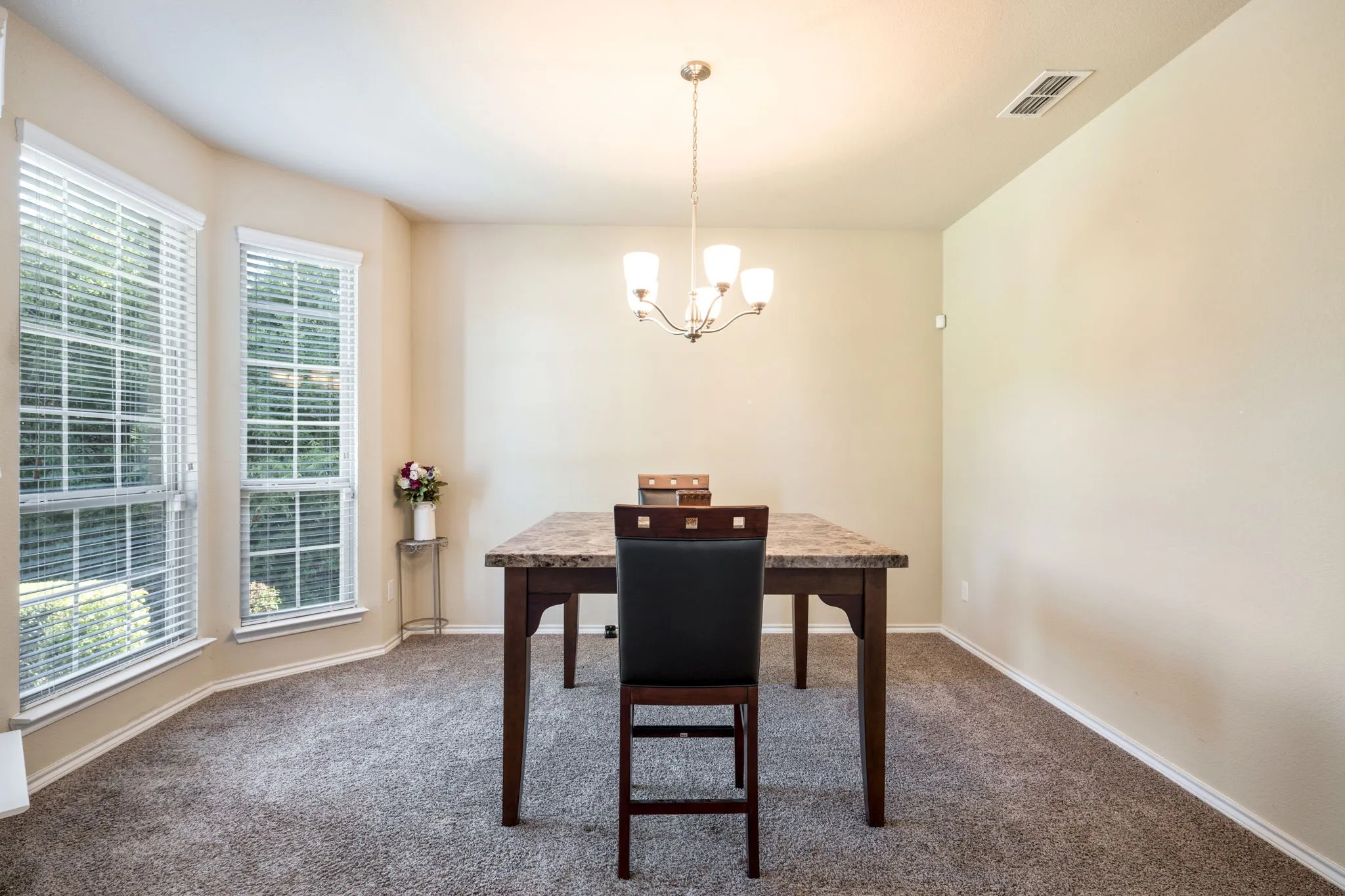 Single Family Residence For Sale in Dallas County , 1300 Bellingham Circle, Glenn Heights, Texas 75154, 5 Bedroom, 5 Bathroom, 2 Garage spaces, 3,156 Sqft, built in 2016, mls#21404666, Real Estate Agent in Glenn Heights, Homes For Sale in Dallas county, Homes For Sale in Glenn Heights, Realtor in Glenn Heights Texas, Real Estate Brokerage Independent Realty Texas, Luminita Cordes Realtor