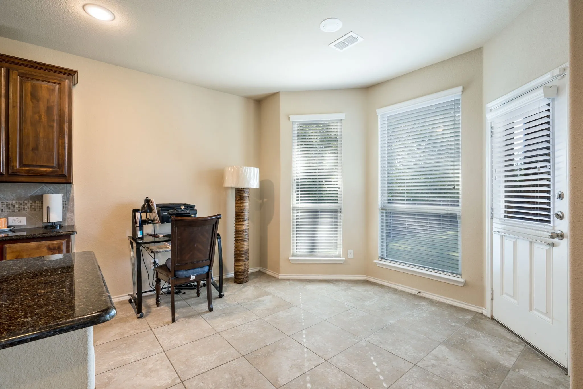 Single Family Residence For Sale in Dallas County , 1300 Bellingham Circle, Glenn Heights, Texas 75154, 5 Bedroom, 5 Bathroom, 2 Garage spaces, 3,156 Sqft, built in 2016, mls#21404666, Real Estate Agent in Glenn Heights, Homes For Sale in Dallas county, Homes For Sale in Glenn Heights, Realtor in Glenn Heights Texas, Real Estate Brokerage Independent Realty Texas, Luminita Cordes Realtor
