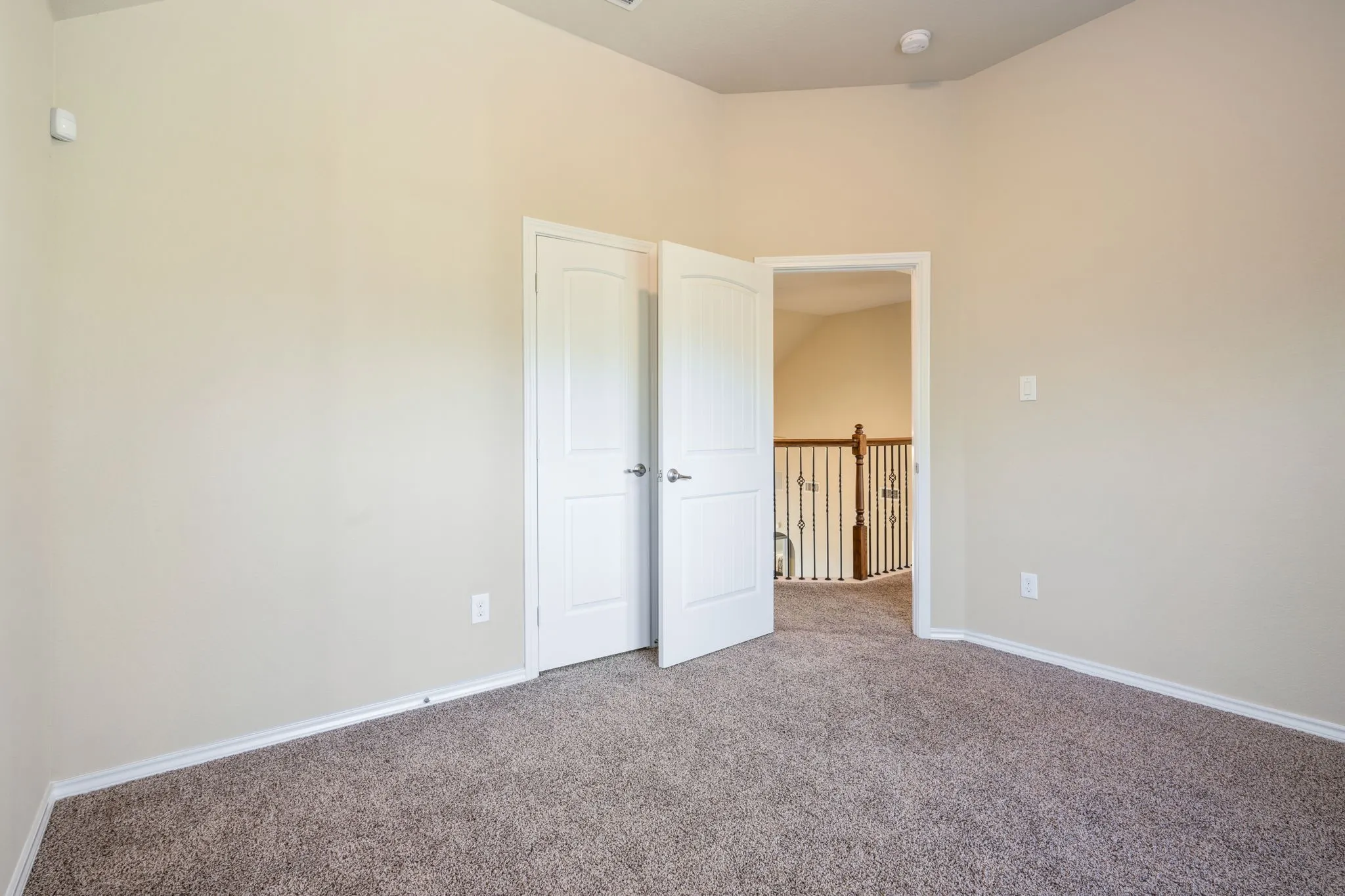 Single Family Residence For Sale in Dallas County , 1300 Bellingham Circle, Glenn Heights, Texas 75154, 5 Bedroom, 5 Bathroom, 2 Garage spaces, 3,156 Sqft, built in 2016, mls#21404666, Real Estate Agent in Glenn Heights, Homes For Sale in Dallas county, Homes For Sale in Glenn Heights, Realtor in Glenn Heights Texas, Real Estate Brokerage Independent Realty Texas, Luminita Cordes Realtor