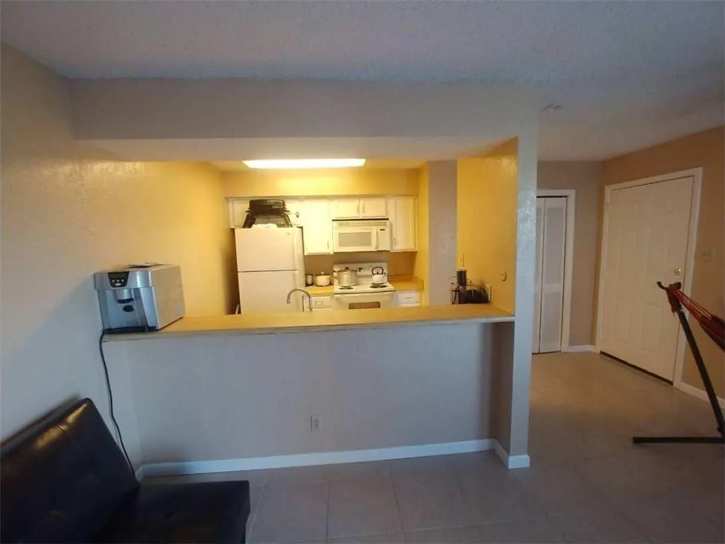Condominium For Rent in Dallas County , 9811 Walnut Street 304, Dallas, Texas 75243, 1 Bedroom, 1 Bathroom, 1 Garage spaces, 535 Sqft, built in 1981, mls#21404647, Real Estate Agent in Dallas, Homes For Rent in Dallas county, Homes For Rent in Dallas, Realtor in Dallas Texas, Real Estate Brokerage Independent Realty Texas, Luminita Cordes Realtor