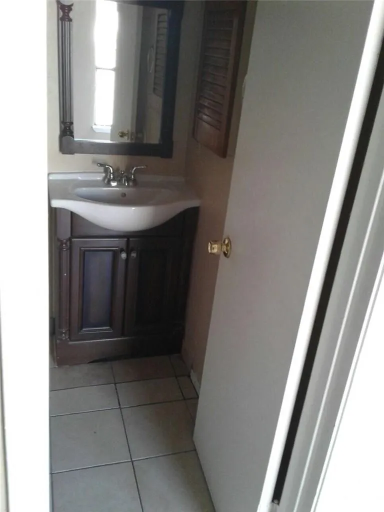 Condominium For Rent in Dallas County , 9811 Walnut Street 304, Dallas, Texas 75243, 1 Bedroom, 1 Bathroom, 1 Garage spaces, 535 Sqft, built in 1981, mls#21404647, Real Estate Agent in Dallas, Homes For Rent in Dallas county, Homes For Rent in Dallas, Realtor in Dallas Texas, Real Estate Brokerage Independent Realty Texas, Luminita Cordes Realtor