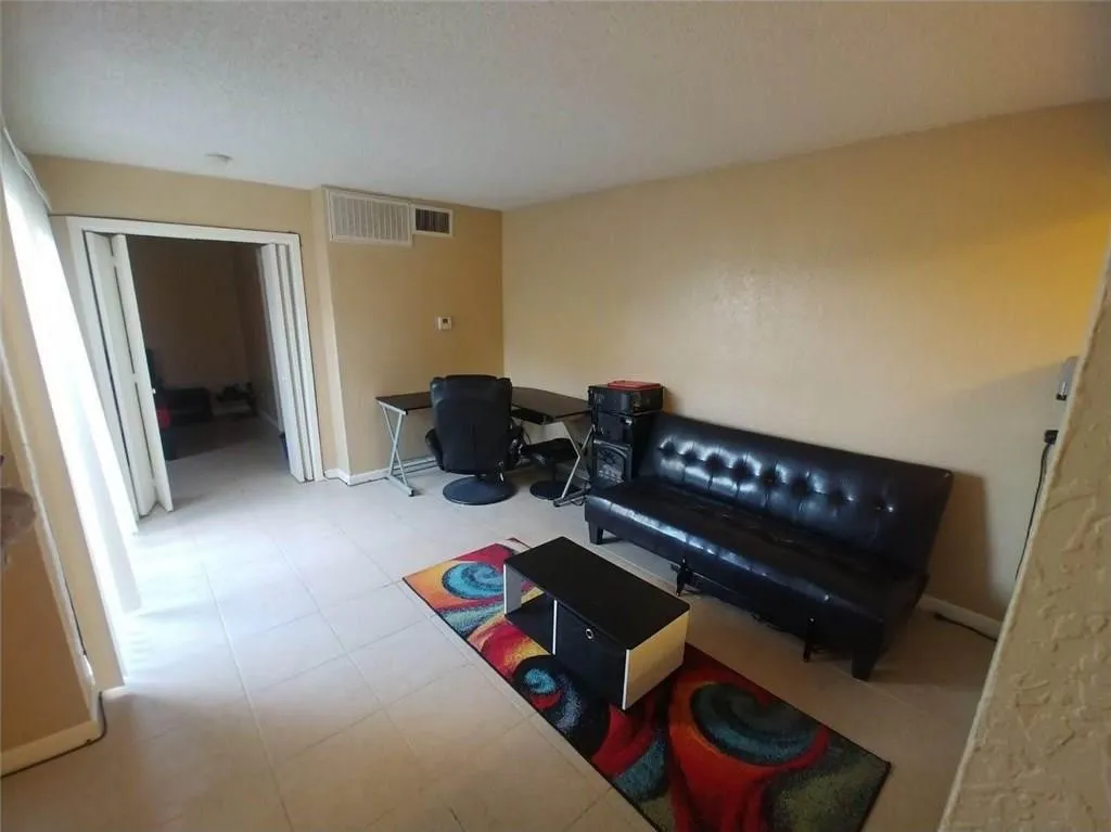 Condominium For Rent in Dallas County , 9811 Walnut Street 304, Dallas, Texas 75243, 1 Bedroom, 1 Bathroom, 1 Garage spaces, 535 Sqft, built in 1981, mls#21404647, Real Estate Agent in Dallas, Homes For Rent in Dallas county, Homes For Rent in Dallas, Realtor in Dallas Texas, Real Estate Brokerage Independent Realty Texas, Luminita Cordes Realtor