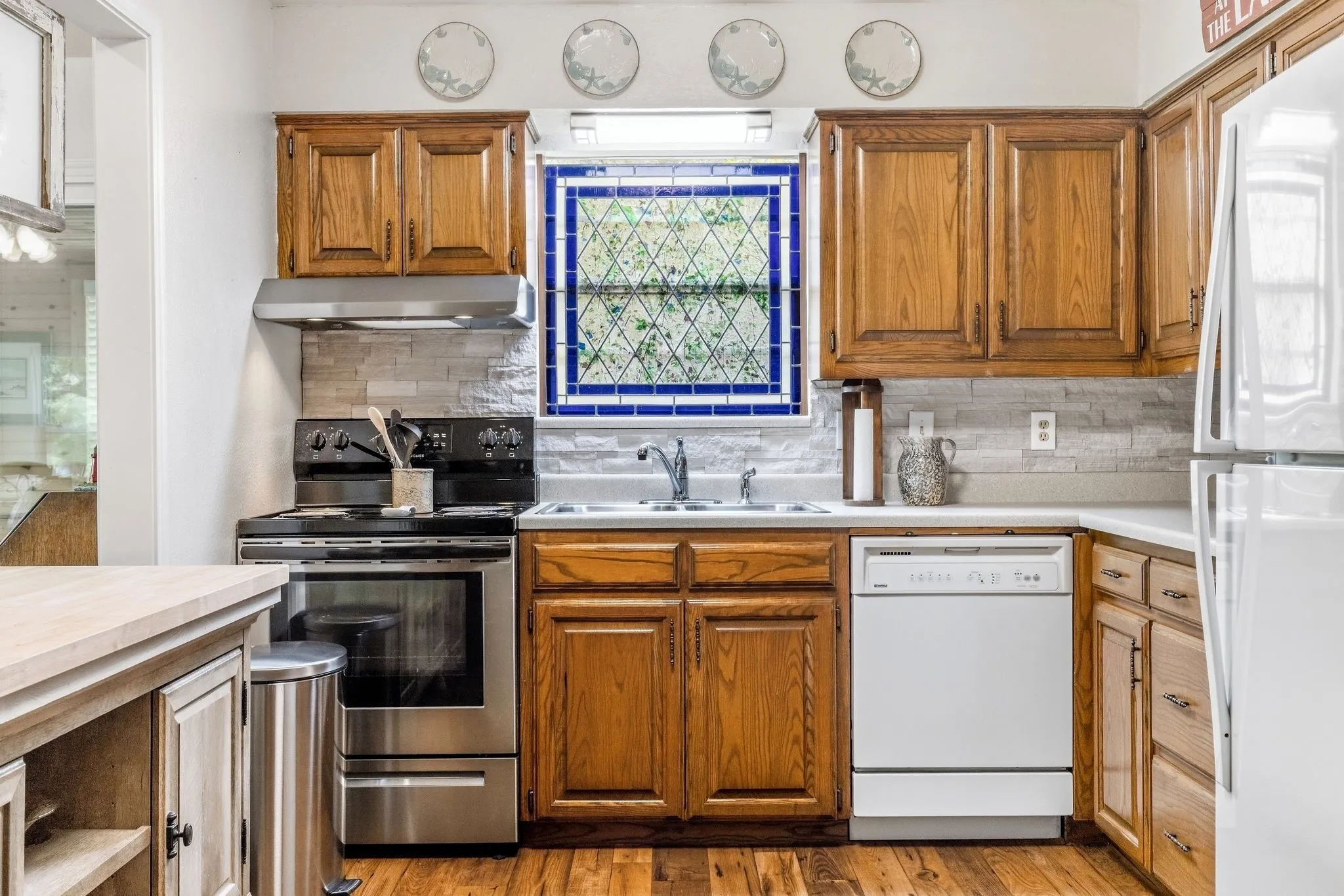 Single Family Residence For Sale in Wood County , 659 CR 1698, Alba, Texas 75410, 1 Bedroom, 1 Bathroom, Garage spaces, 1,348 Sqft, built in 1980, mls#21404093, Real Estate Agent in Alba, Homes For Sale in Wood county, Homes For Sale in Alba, Realtor in Alba Texas, Real Estate Brokerage Independent Realty Texas, Luminita Cordes Realtor