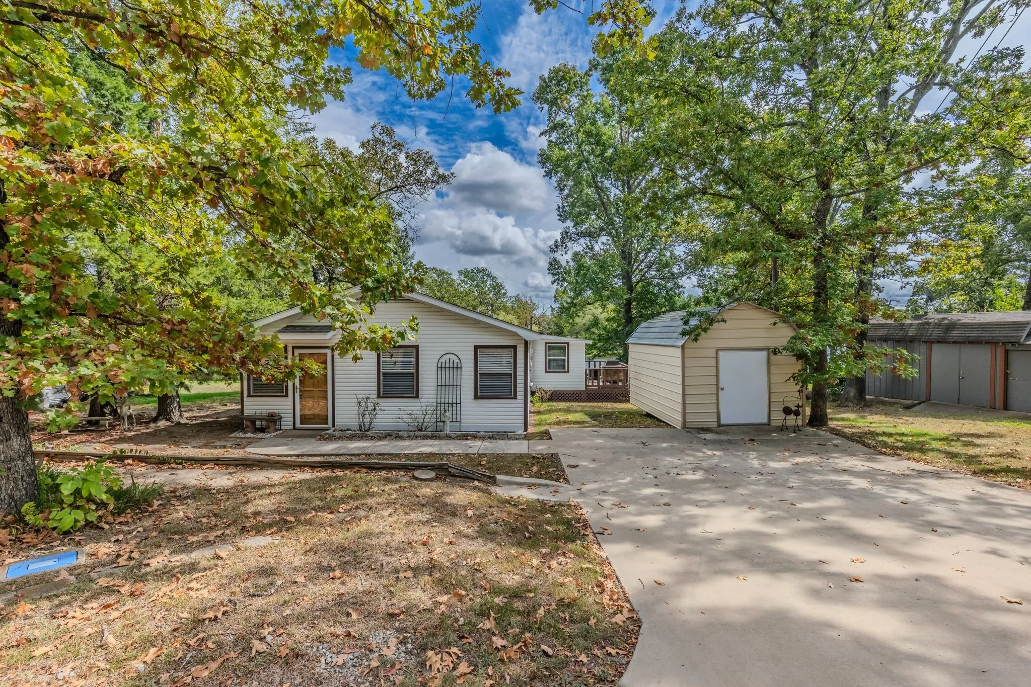 Single Family Residence For Sale in Wood County , 659 CR 1698, Alba, Texas 75410, 1 Bedroom, 1 Bathroom, Garage spaces, 1,348 Sqft, built in 1980, mls#21404093, Real Estate Agent in Alba, Homes For Sale in Wood county, Homes For Sale in Alba, Realtor in Alba Texas, Real Estate Brokerage Independent Realty Texas, Luminita Cordes Realtor