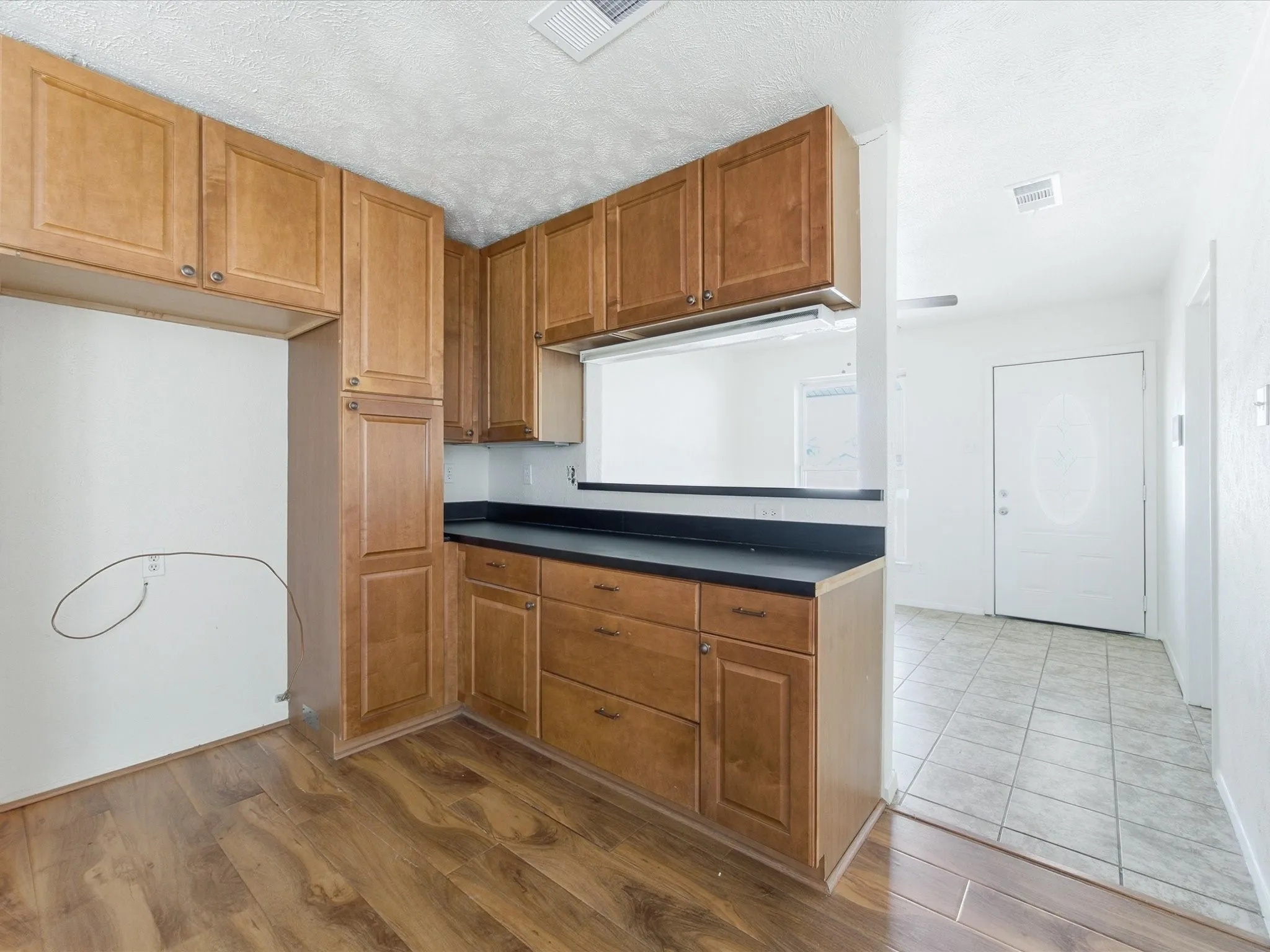 Single Family Residence For Sale in Dallas County , 433 W Dorris Drive, Grand Prairie, Texas 75051, 3 Bedroom, 1 Bathroom, 1 Garage spaces, 1,066 Sqft, built in 1962, mls#21404799, Real Estate Agent in Grand Prairie, Homes For Sale in Dallas county, Homes For Sale in Grand Prairie, Realtor in Grand Prairie Texas, Real Estate Brokerage Independent Realty Texas, Luminita Cordes Realtor