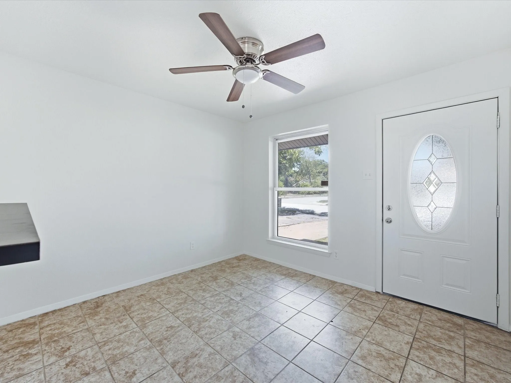 Single Family Residence For Sale in Dallas County , 433 W Dorris Drive, Grand Prairie, Texas 75051, 3 Bedroom, 1 Bathroom, 1 Garage spaces, 1,066 Sqft, built in 1962, mls#21404799, Real Estate Agent in Grand Prairie, Homes For Sale in Dallas county, Homes For Sale in Grand Prairie, Realtor in Grand Prairie Texas, Real Estate Brokerage Independent Realty Texas, Luminita Cordes Realtor