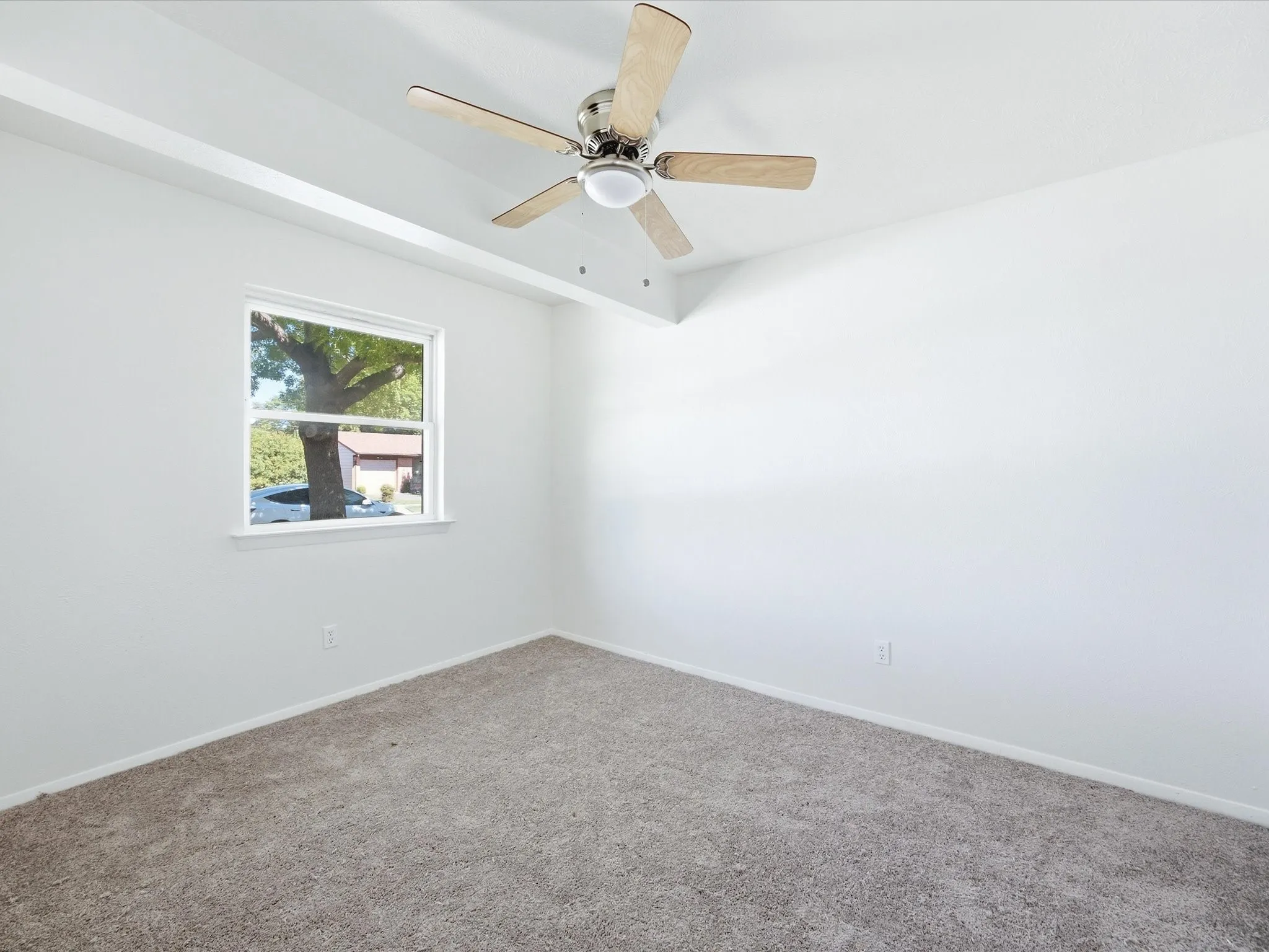 Single Family Residence For Sale in Dallas County , 433 W Dorris Drive, Grand Prairie, Texas 75051, 3 Bedroom, 1 Bathroom, 1 Garage spaces, 1,066 Sqft, built in 1962, mls#21404799, Real Estate Agent in Grand Prairie, Homes For Sale in Dallas county, Homes For Sale in Grand Prairie, Realtor in Grand Prairie Texas, Real Estate Brokerage Independent Realty Texas, Luminita Cordes Realtor