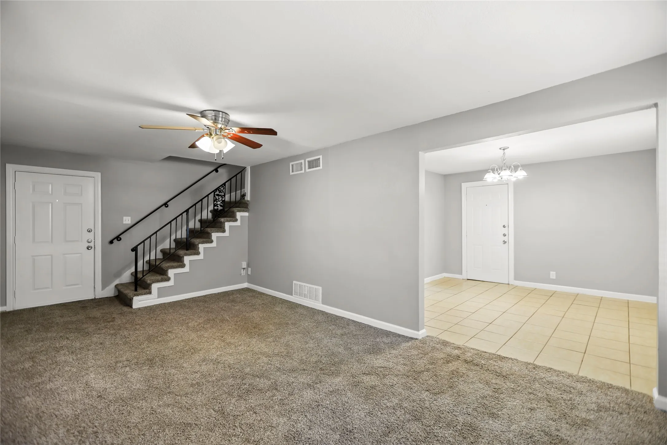 Single Family Residence For Rent in Tarrant County , 4112 Hampshire Boulevard, Fort Worth, Texas 76103, 3 Bedroom, 1 Bathroom, 1 Garage spaces, 1,216 Sqft, built in 1947, mls#21404810, Real Estate Agent in Fort Worth, Homes For Rent in Tarrant county, Homes For Rent in Fort Worth, Realtor in Fort Worth Texas, Real Estate Brokerage Independent Realty Texas, Luminita Cordes Realtor