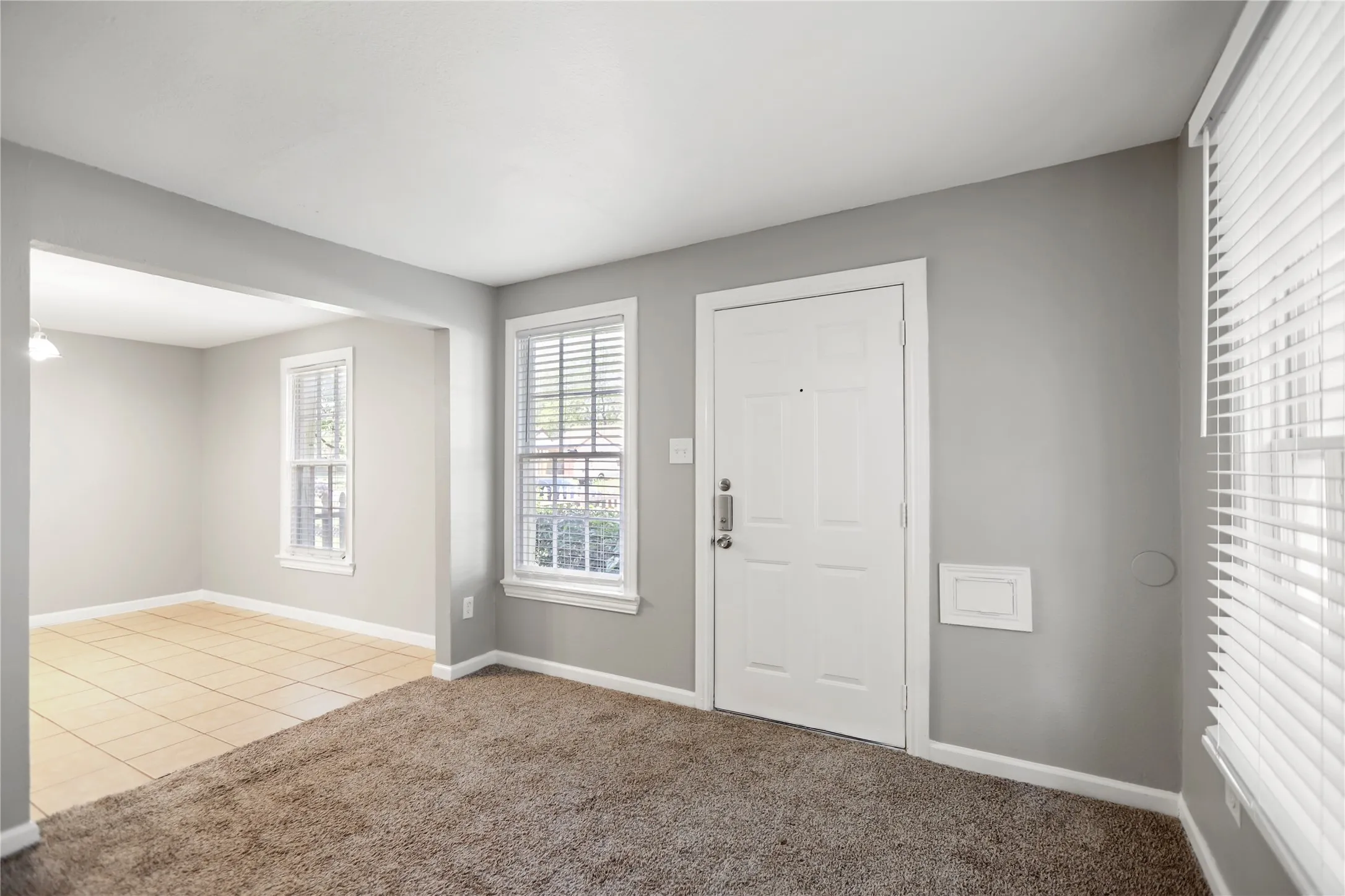 Single Family Residence For Rent in Tarrant County , 4112 Hampshire Boulevard, Fort Worth, Texas 76103, 3 Bedroom, 1 Bathroom, 1 Garage spaces, 1,216 Sqft, built in 1947, mls#21404810, Real Estate Agent in Fort Worth, Homes For Rent in Tarrant county, Homes For Rent in Fort Worth, Realtor in Fort Worth Texas, Real Estate Brokerage Independent Realty Texas, Luminita Cordes Realtor