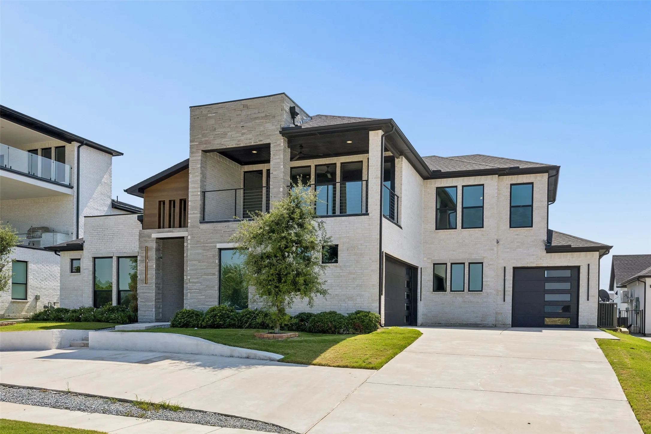 Single Family Residence For Sale in Rockwall County , 2027 Noe Boulevard, Heath, Texas 75126, 4 Bedroom, 5 Bathroom, 3 Garage spaces, 4,438 Sqft, built in 2022, mls#21401837, Real Estate Agent in Heath, Homes For Sale in Rockwall county, Homes For Sale in Heath, Realtor in Heath Texas, Real Estate Brokerage Independent Realty Texas, Luminita Cordes Realtor