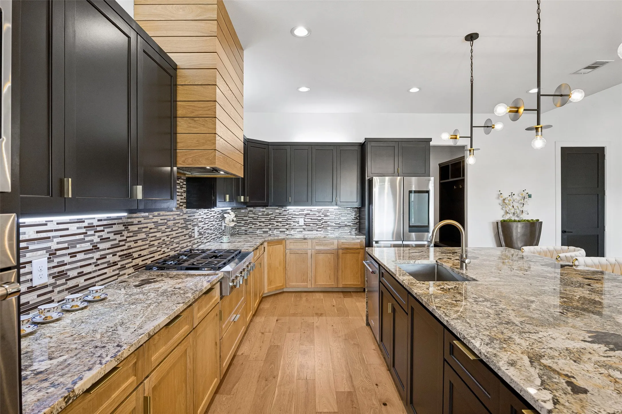 Single Family Residence For Sale in Rockwall County , 2027 Noe Boulevard, Heath, Texas 75126, 4 Bedroom, 5 Bathroom, 3 Garage spaces, 4,438 Sqft, built in 2022, mls#21401837, Real Estate Agent in Heath, Homes For Sale in Rockwall county, Homes For Sale in Heath, Realtor in Heath Texas, Real Estate Brokerage Independent Realty Texas, Luminita Cordes Realtor