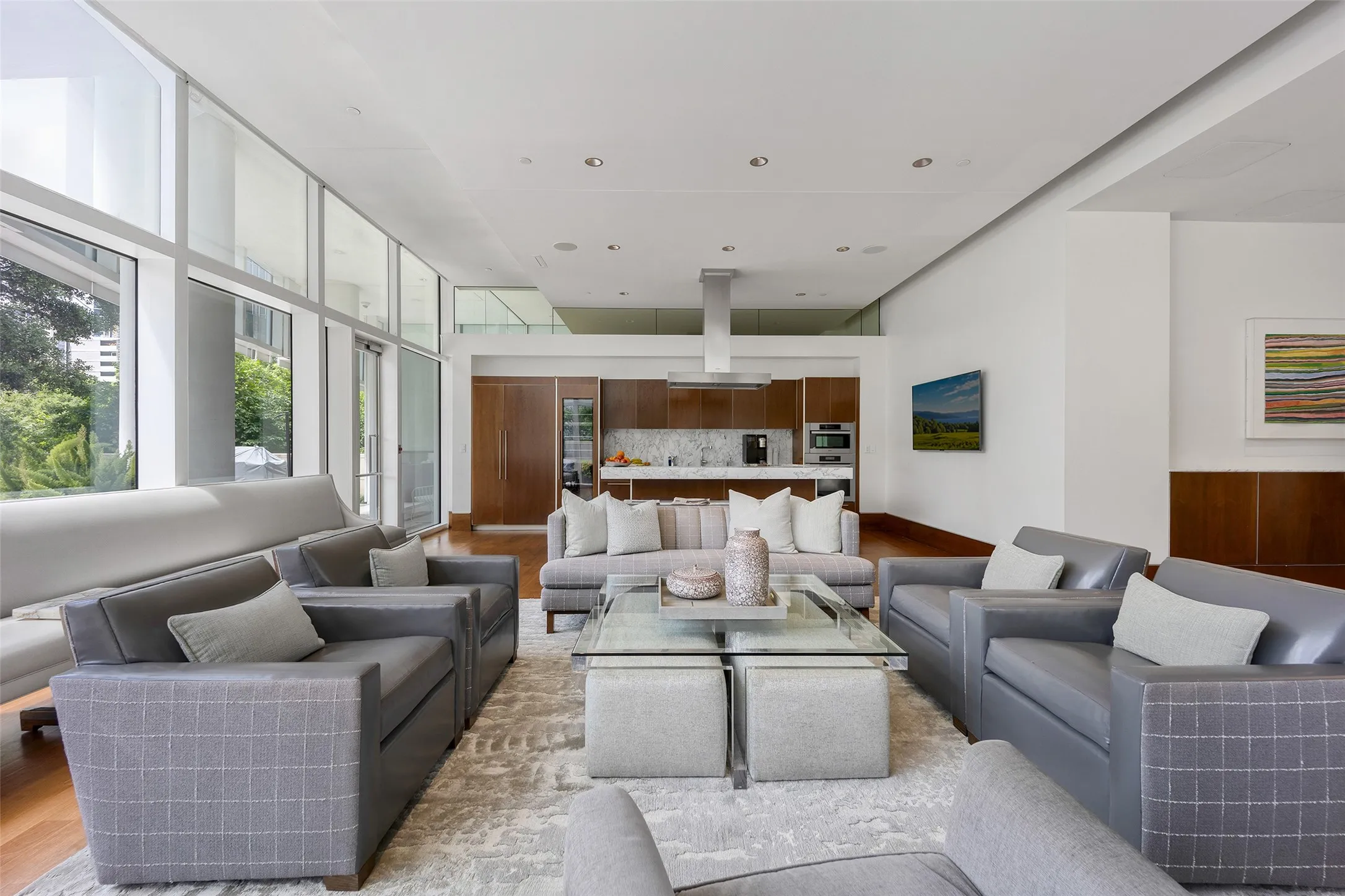 One of several owners' lounges