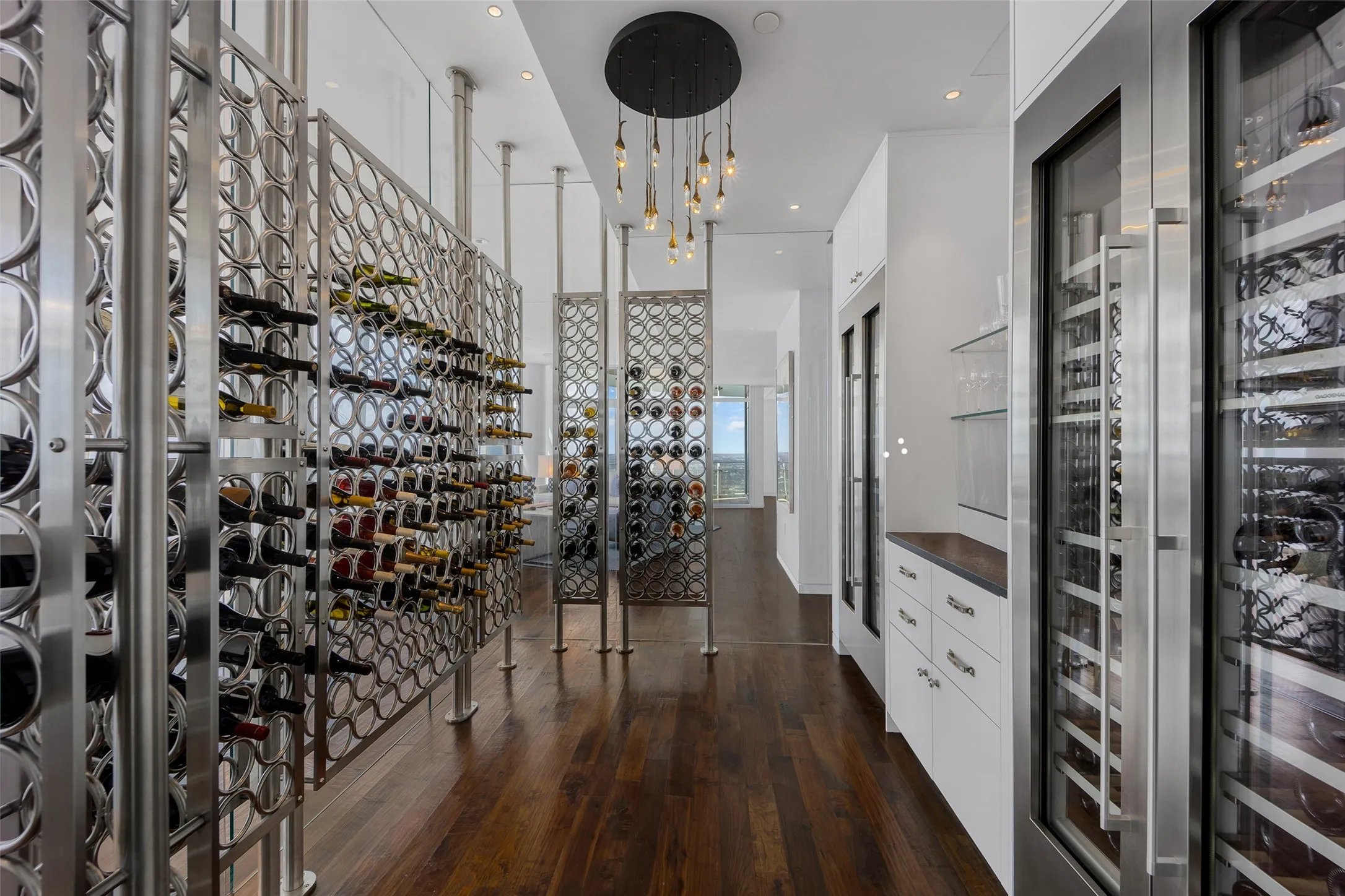 Enclosed glass storage for 350 bottles
