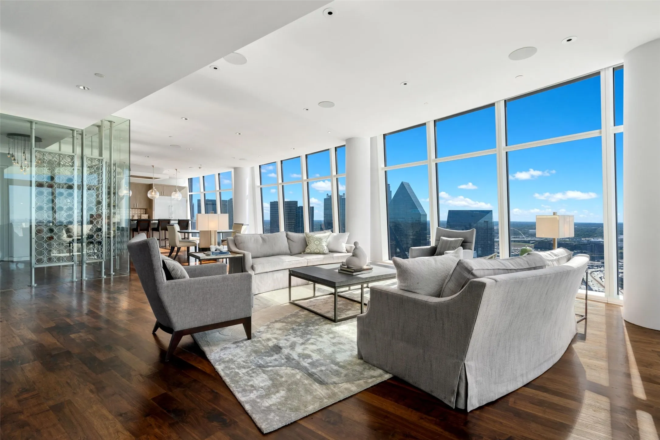 Condominium For Sale in Dallas County , 1918 Olive Street 3901, Dallas, Texas 75201, 2 Bedroom, 3 Bathroom, 3 Garage spaces, 4,587 Sqft, built in 2011, mls#21399247, Real Estate Agent in Dallas, Homes For Sale in Dallas county, Homes For Sale in Dallas, Realtor in Dallas Texas, Real Estate Brokerage Independent Realty Texas, Luminita Cordes Realtor