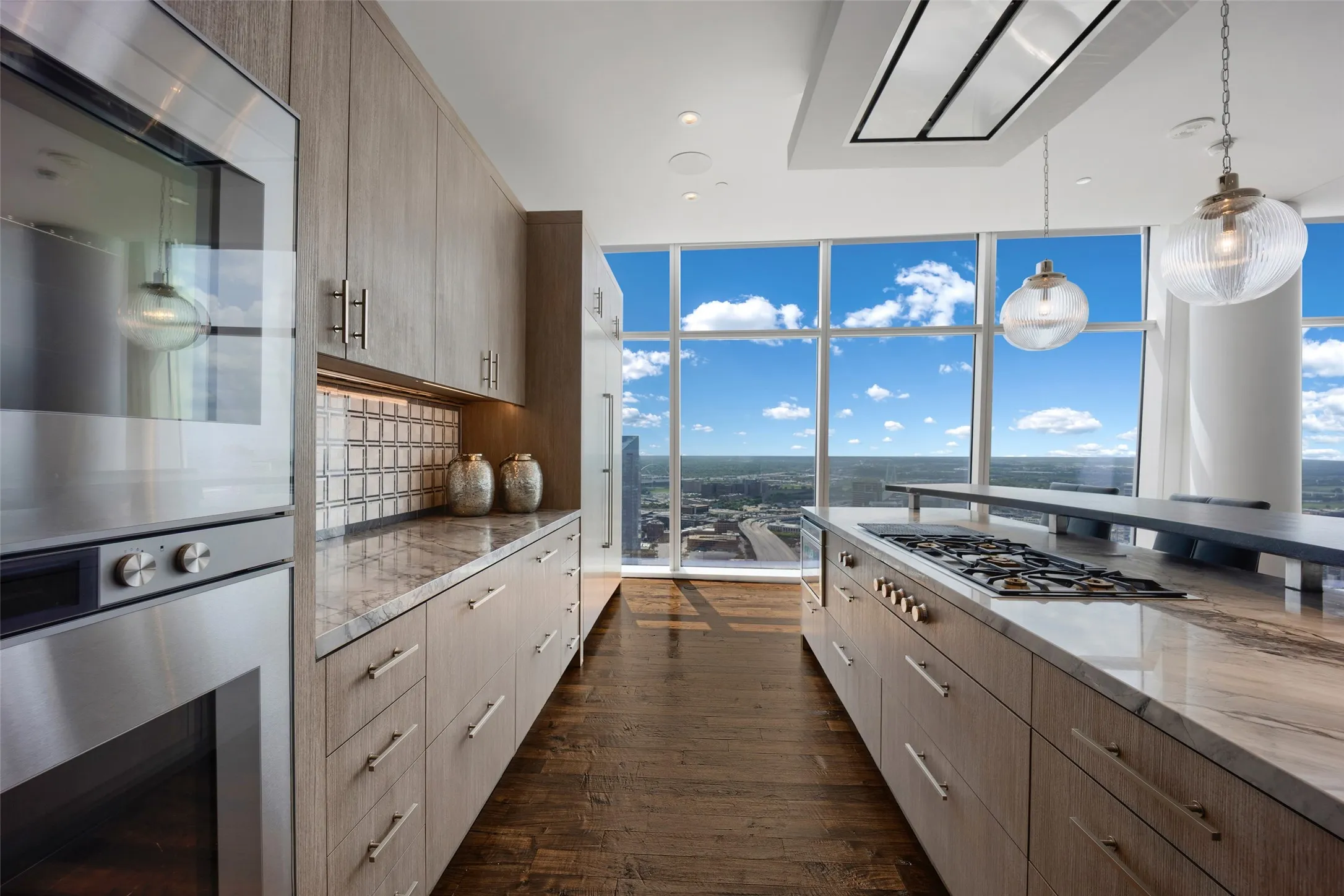 Condominium For Sale in Dallas County , 1918 Olive Street 3901, Dallas, Texas 75201, 2 Bedroom, 3 Bathroom, 3 Garage spaces, 4,587 Sqft, built in 2011, mls#21399247, Real Estate Agent in Dallas, Homes For Sale in Dallas county, Homes For Sale in Dallas, Realtor in Dallas Texas, Real Estate Brokerage Independent Realty Texas, Luminita Cordes Realtor