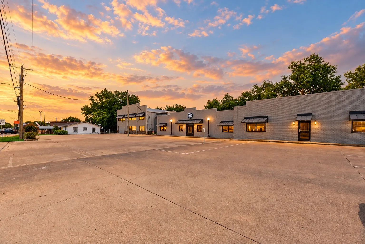 Office For Sale in Van Zandt County , 400 N 4th Street, Wills Point, Texas 75169, 0, 0, Garage spaces, 0 Sqft, built in 1986, mls#21404798, Real Estate Agent in Wills Point, Homes For Sale in Van Zandt county, Homes For Sale in Wills Point, Realtor in Wills Point Texas, Real Estate Brokerage Independent Realty Texas, Luminita Cordes Realtor