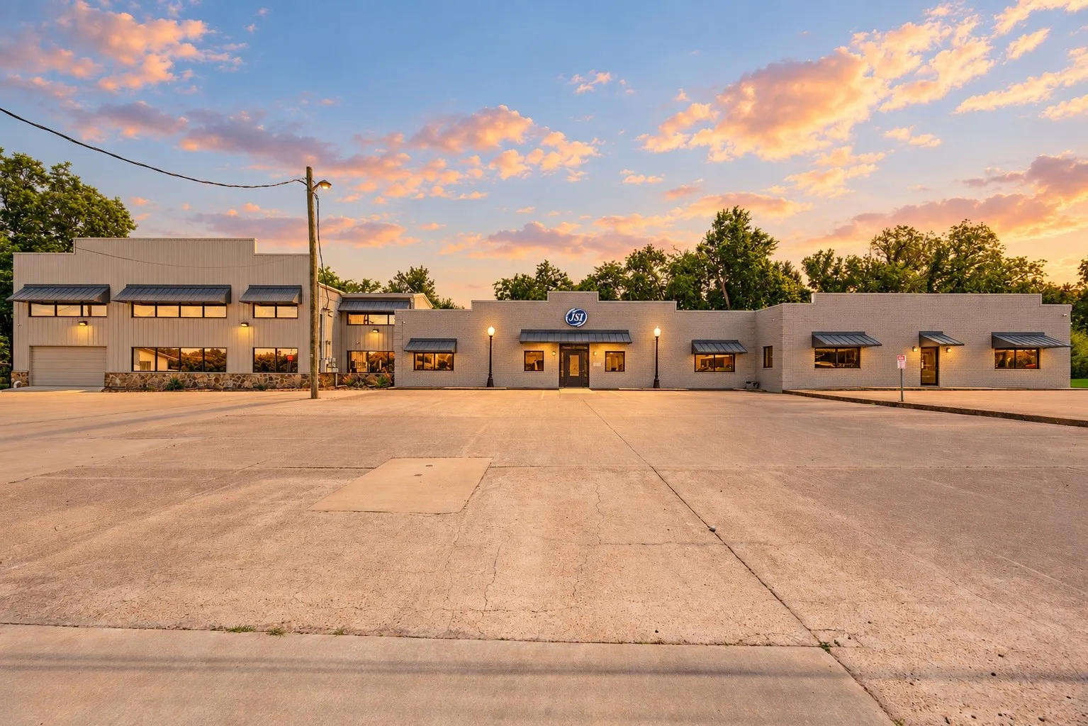 Office For Sale in Van Zandt County , 400 N 4th Street, Wills Point, Texas 75169, 0, 0, Garage spaces, 0 Sqft, built in 1986, mls#21404798, Real Estate Agent in Wills Point, Homes For Sale in Van Zandt county, Homes For Sale in Wills Point, Realtor in Wills Point Texas, Real Estate Brokerage Independent Realty Texas, Luminita Cordes Realtor