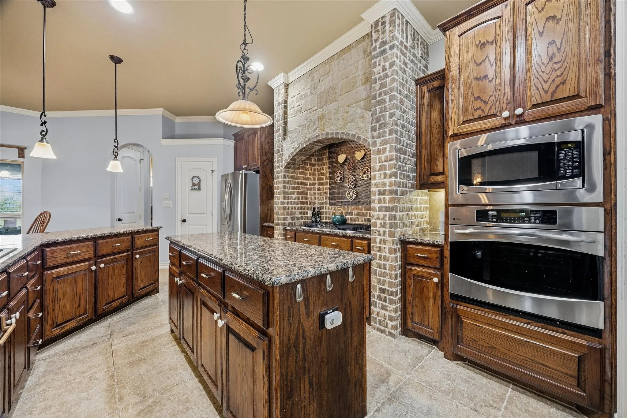 Single Family Residence For Sale in Kaufman County , 1066 Canyon Lake Road, Wills Point, Texas 75169, 5 Bedroom, 4 Bathroom, 3 Garage spaces, 3,355 Sqft, built in 2011, mls#21402680, Real Estate Agent in Wills Point, Homes For Sale in Kaufman county, Homes For Sale in Wills Point, Realtor in Wills Point Texas, Real Estate Brokerage Independent Realty Texas, Luminita Cordes Realtor