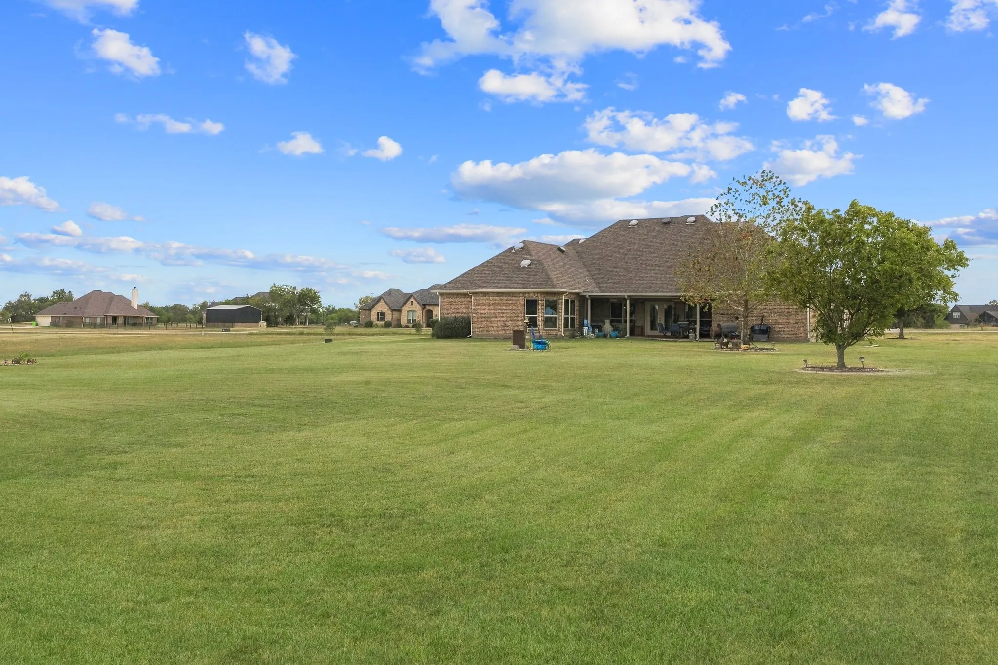 Single Family Residence For Sale in Kaufman County , 1066 Canyon Lake Road, Wills Point, Texas 75169, 5 Bedroom, 4 Bathroom, 3 Garage spaces, 3,355 Sqft, built in 2011, mls#21402680, Real Estate Agent in Wills Point, Homes For Sale in Kaufman county, Homes For Sale in Wills Point, Realtor in Wills Point Texas, Real Estate Brokerage Independent Realty Texas, Luminita Cordes Realtor