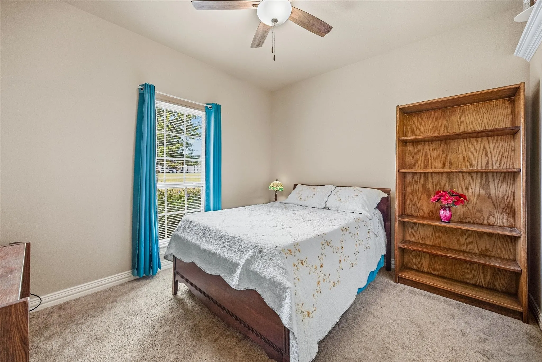 Single Family Residence For Sale in Kaufman County , 1066 Canyon Lake Road, Wills Point, Texas 75169, 5 Bedroom, 4 Bathroom, 3 Garage spaces, 3,355 Sqft, built in 2011, mls#21402680, Real Estate Agent in Wills Point, Homes For Sale in Kaufman county, Homes For Sale in Wills Point, Realtor in Wills Point Texas, Real Estate Brokerage Independent Realty Texas, Luminita Cordes Realtor