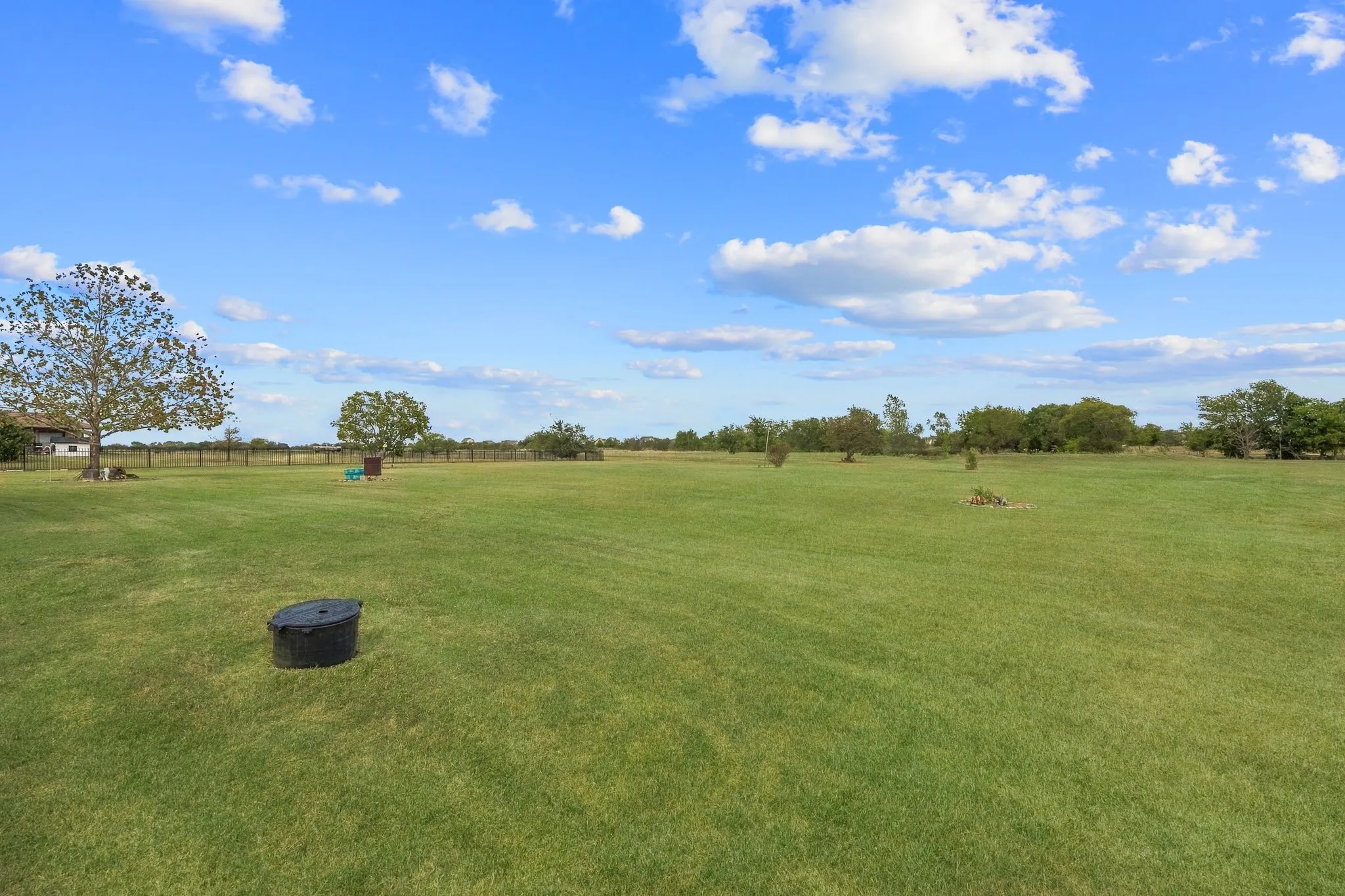Single Family Residence For Sale in Kaufman County , 1066 Canyon Lake Road, Wills Point, Texas 75169, 5 Bedroom, 4 Bathroom, 3 Garage spaces, 3,355 Sqft, built in 2011, mls#21402680, Real Estate Agent in Wills Point, Homes For Sale in Kaufman county, Homes For Sale in Wills Point, Realtor in Wills Point Texas, Real Estate Brokerage Independent Realty Texas, Luminita Cordes Realtor
