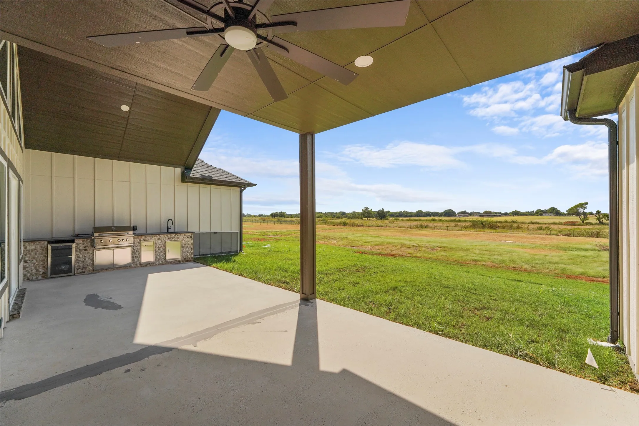 Single Family Residence For Sale in Grayson County , 1008 Dixie Estates Way, Whitesboro, Texas 76273, 4 Bedroom, 3 Bathroom, 2 Garage spaces, 2,535 Sqft, built in 2026, mls#21403323, Real Estate Agent in Whitesboro, Homes For Sale in Grayson county, Homes For Sale in Whitesboro, Realtor in Whitesboro Texas, Real Estate Brokerage Independent Realty Texas, Luminita Cordes Realtor