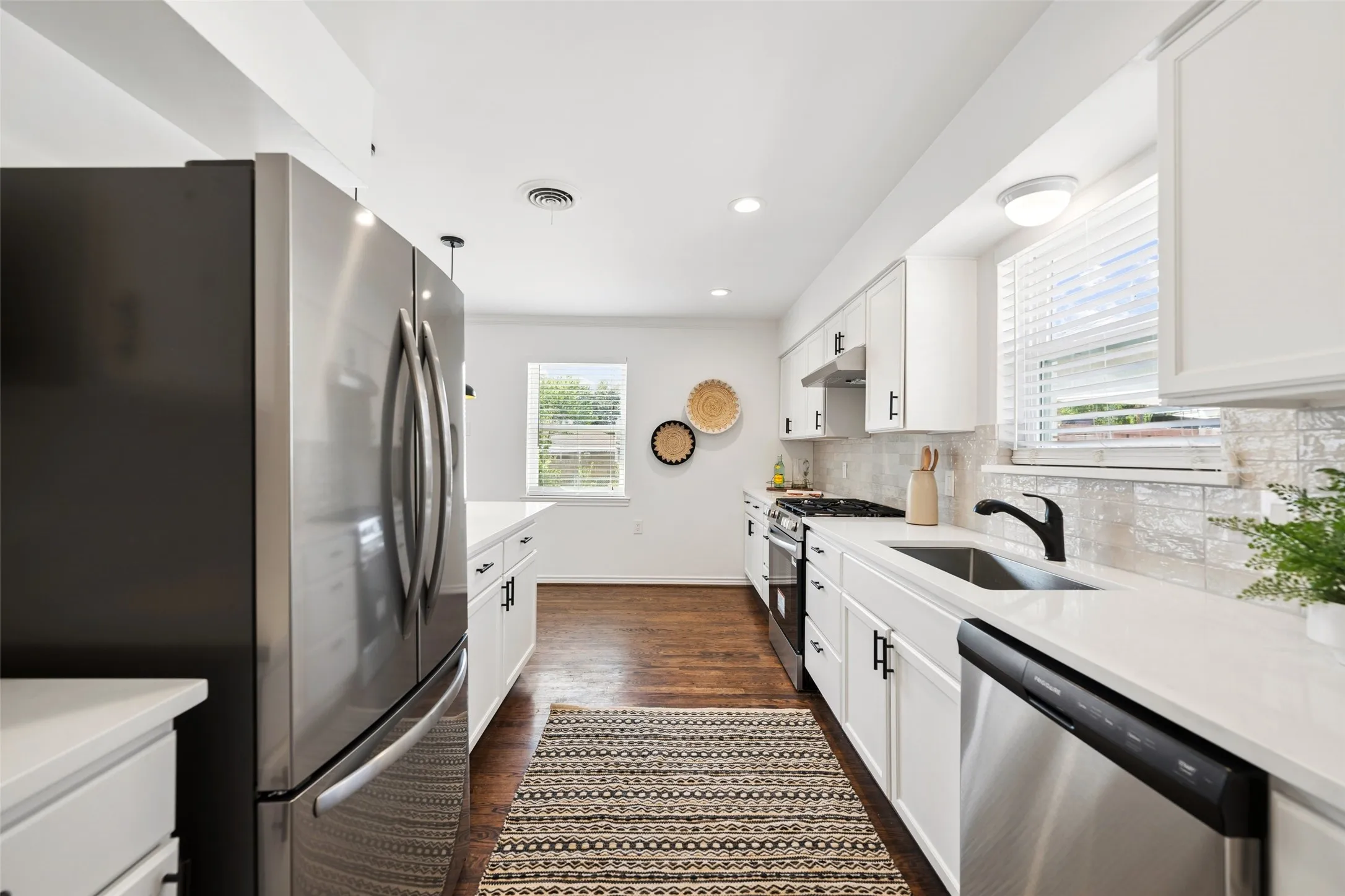 New quartz counters