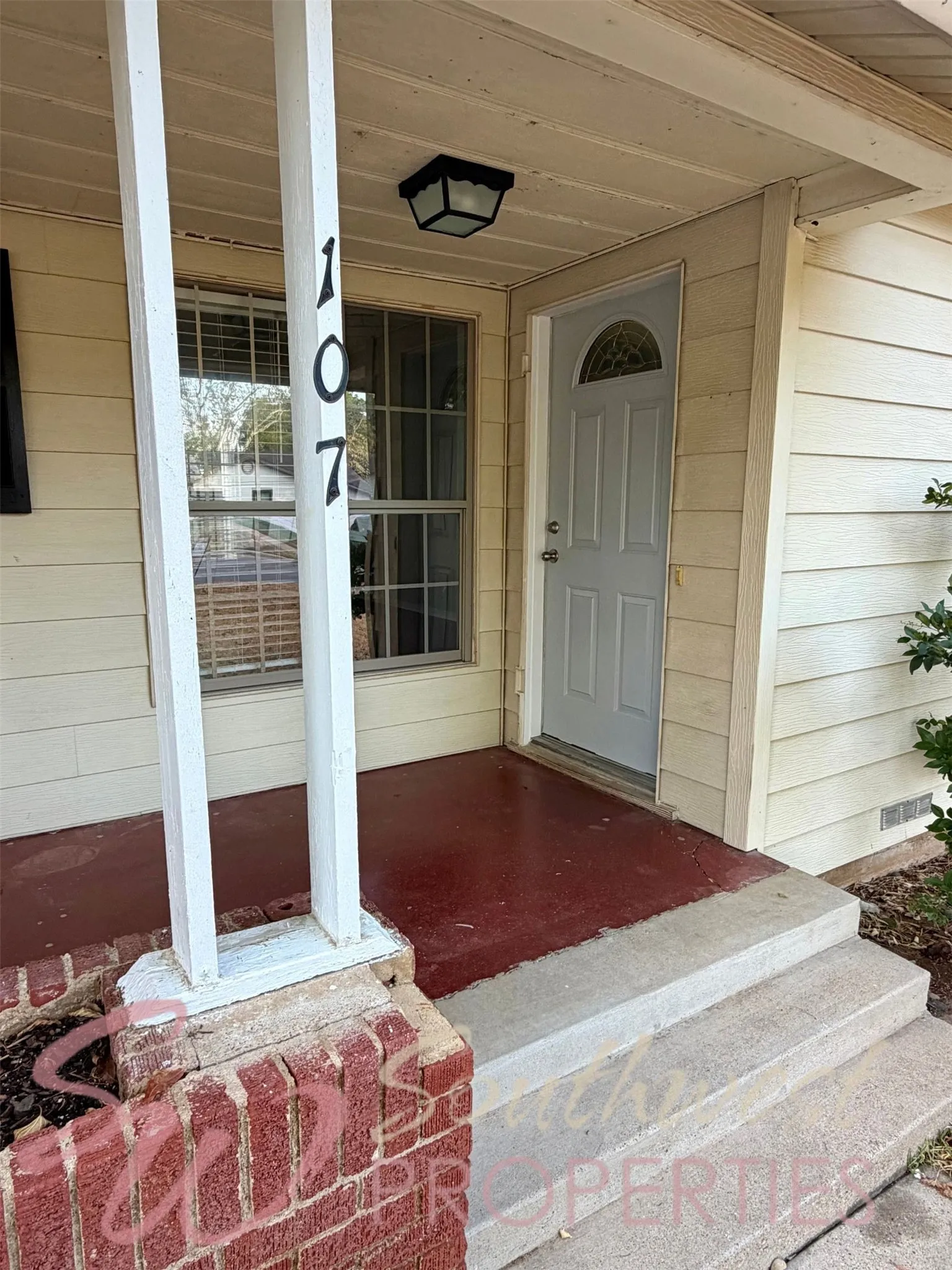 Single Family Residence For Rent in Erath County , 107 Greenview Drive, Stephenville, Texas 76401, 3 Bedroom, 1 Bathroom, Garage spaces, 1,253 Sqft, built in 1951, mls#21404826, Real Estate Agent in Stephenville, Homes For Rent in Erath county, Homes For Rent in Stephenville, Realtor in Stephenville Texas, Real Estate Brokerage Independent Realty Texas, Luminita Cordes Realtor