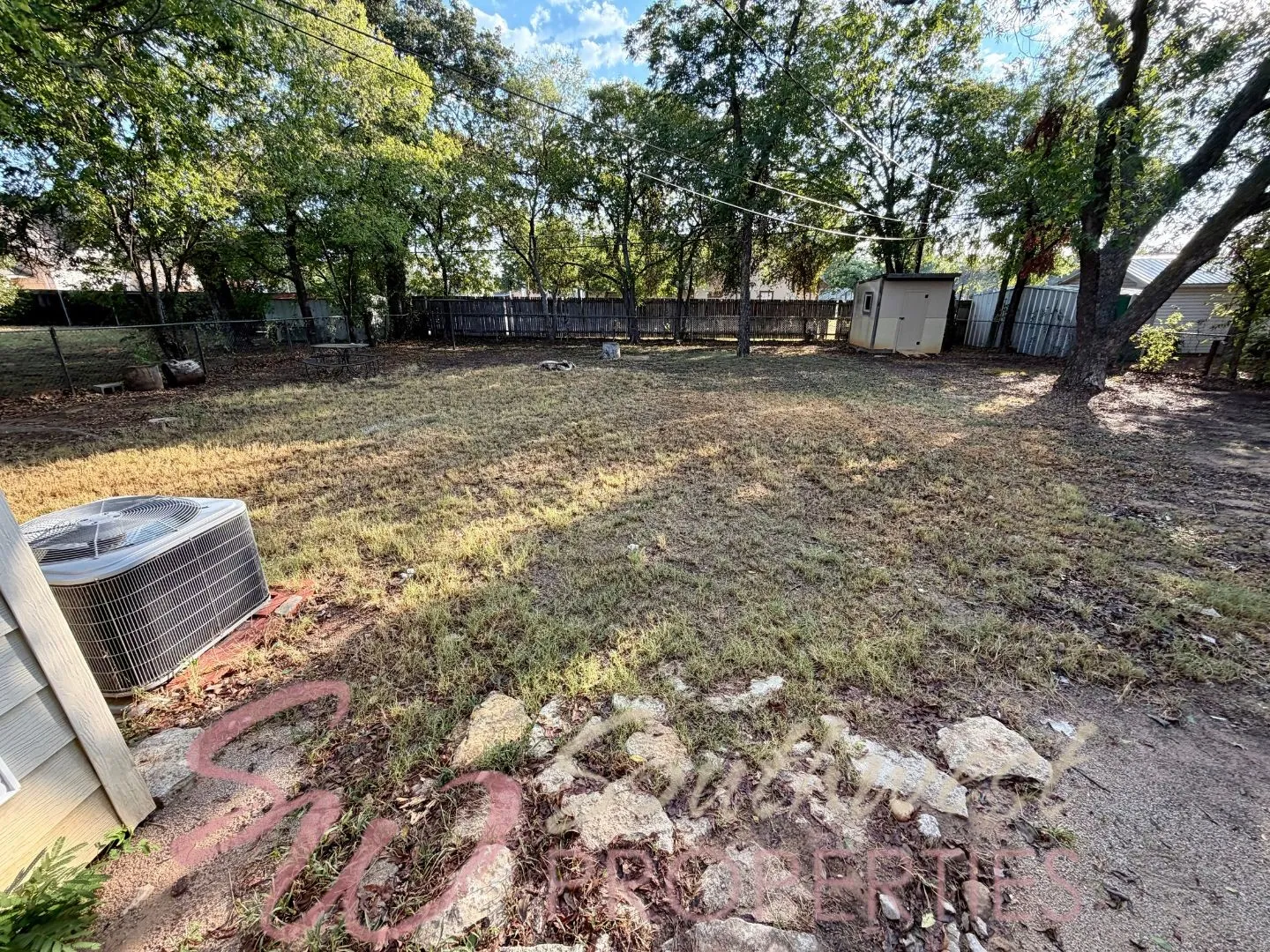 Single Family Residence For Rent in Erath County , 107 Greenview Drive, Stephenville, Texas 76401, 3 Bedroom, 1 Bathroom, Garage spaces, 1,253 Sqft, built in 1951, mls#21404826, Real Estate Agent in Stephenville, Homes For Rent in Erath county, Homes For Rent in Stephenville, Realtor in Stephenville Texas, Real Estate Brokerage Independent Realty Texas, Luminita Cordes Realtor