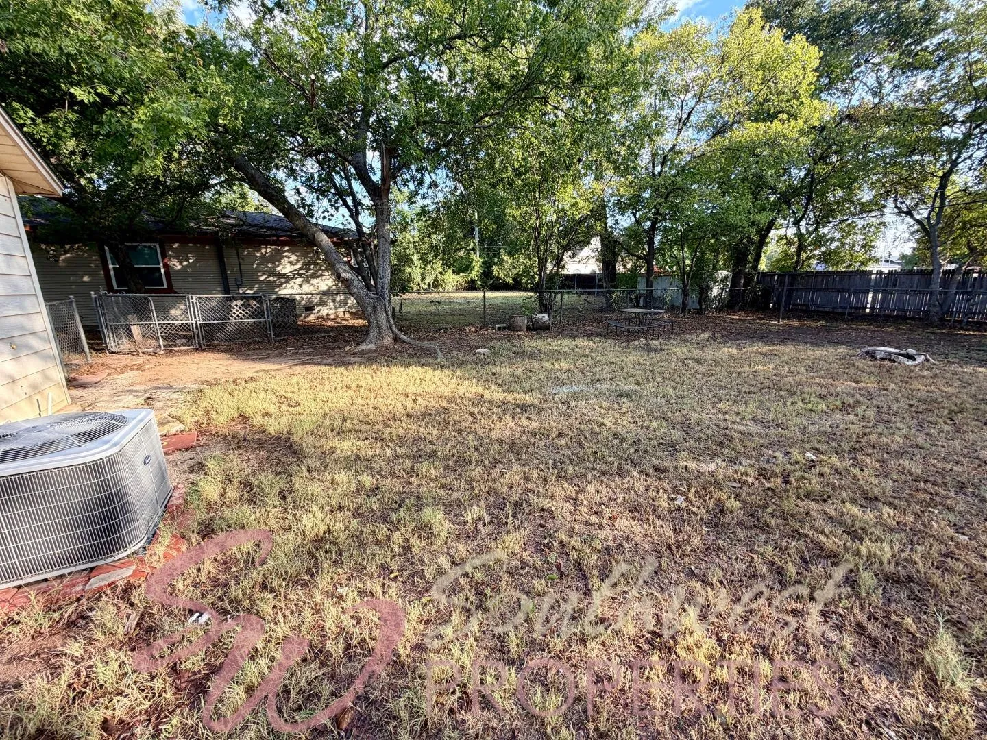 Single Family Residence For Rent in Erath County , 107 Greenview Drive, Stephenville, Texas 76401, 3 Bedroom, 1 Bathroom, Garage spaces, 1,253 Sqft, built in 1951, mls#21404826, Real Estate Agent in Stephenville, Homes For Rent in Erath county, Homes For Rent in Stephenville, Realtor in Stephenville Texas, Real Estate Brokerage Independent Realty Texas, Luminita Cordes Realtor