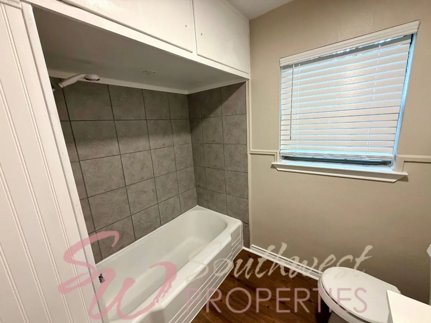 Single Family Residence For Rent in Erath County , 107 Greenview Drive, Stephenville, Texas 76401, 3 Bedroom, 1 Bathroom, Garage spaces, 1,253 Sqft, built in 1951, mls#21404826, Real Estate Agent in Stephenville, Homes For Rent in Erath county, Homes For Rent in Stephenville, Realtor in Stephenville Texas, Real Estate Brokerage Independent Realty Texas, Luminita Cordes Realtor