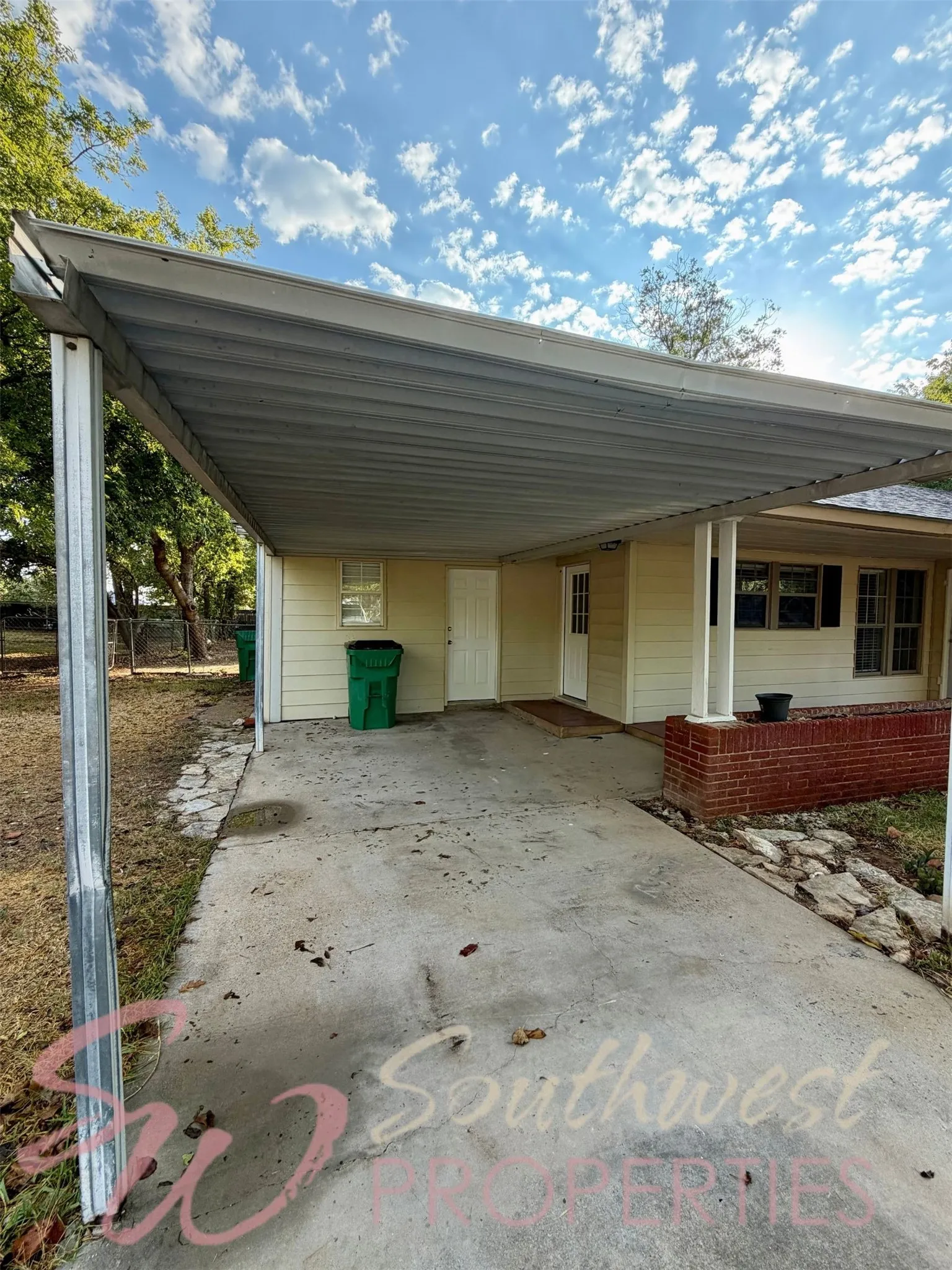 Single Family Residence For Rent in Erath County , 107 Greenview Drive, Stephenville, Texas 76401, 3 Bedroom, 1 Bathroom, Garage spaces, 1,253 Sqft, built in 1951, mls#21404826, Real Estate Agent in Stephenville, Homes For Rent in Erath county, Homes For Rent in Stephenville, Realtor in Stephenville Texas, Real Estate Brokerage Independent Realty Texas, Luminita Cordes Realtor