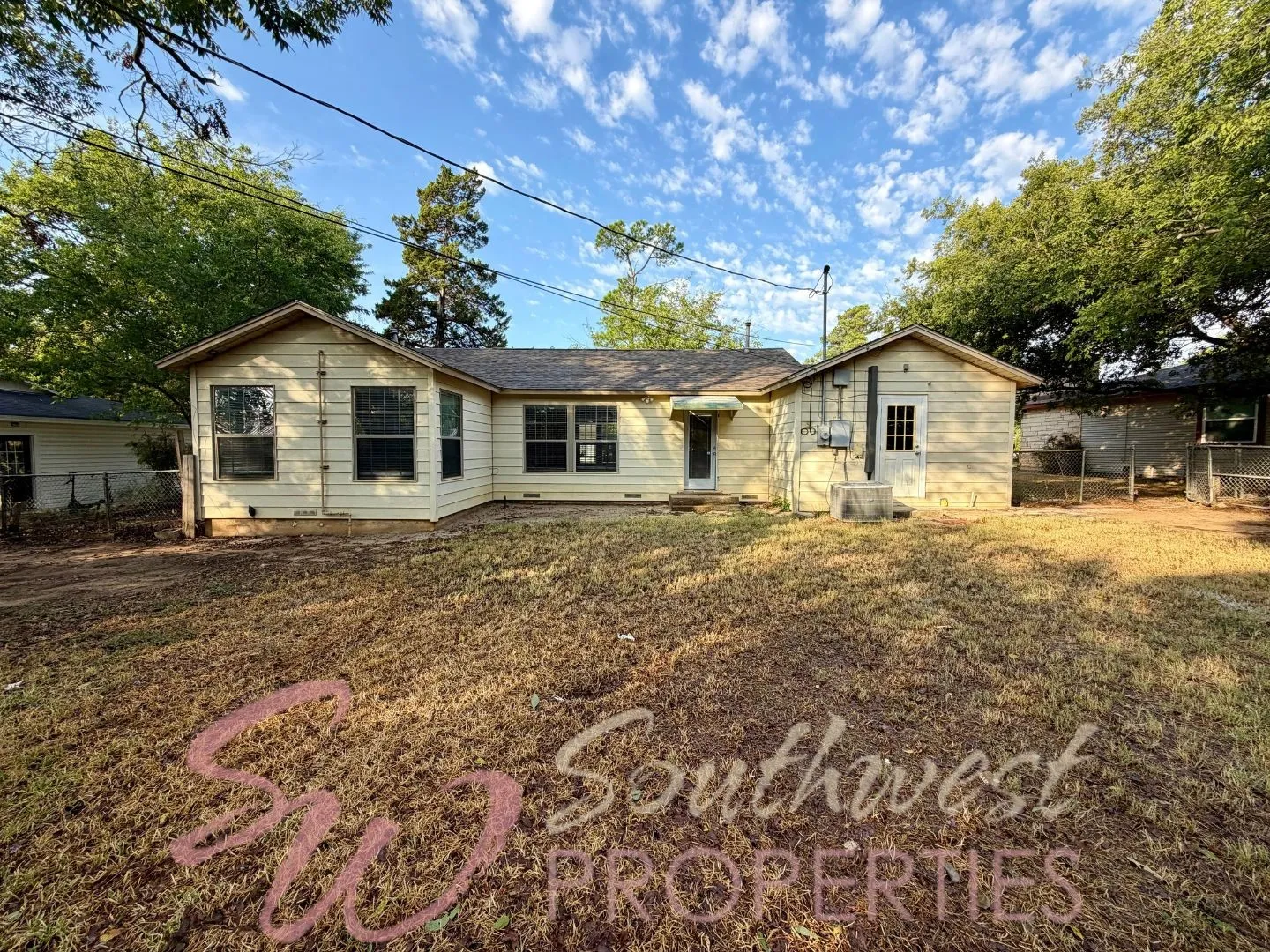 Single Family Residence For Rent in Erath County , 107 Greenview Drive, Stephenville, Texas 76401, 3 Bedroom, 1 Bathroom, Garage spaces, 1,253 Sqft, built in 1951, mls#21404826, Real Estate Agent in Stephenville, Homes For Rent in Erath county, Homes For Rent in Stephenville, Realtor in Stephenville Texas, Real Estate Brokerage Independent Realty Texas, Luminita Cordes Realtor