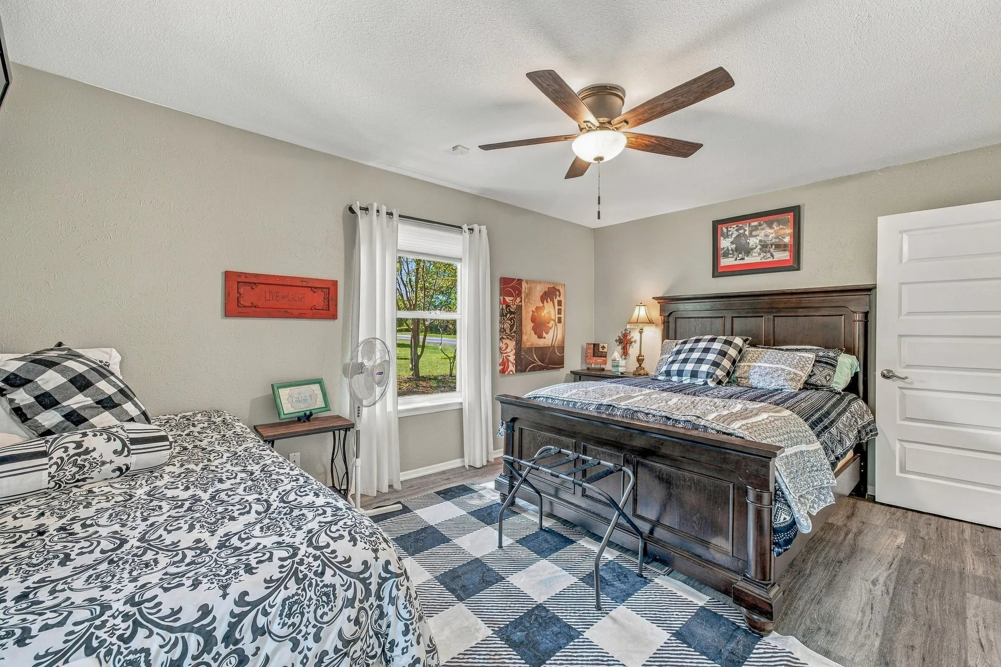 Single Family Residence For Sale in Hood County , 4304 Acoma Court, Granbury, Texas 76048, 4 Bedroom, 3 Bathroom, 4 Garage spaces, 2,212 Sqft, built in 1980, mls#21403980, Real Estate Agent in Granbury, Homes For Sale in Hood county, Homes For Sale in Granbury, Realtor in Granbury Texas, Real Estate Brokerage Independent Realty Texas, Luminita Cordes Realtor