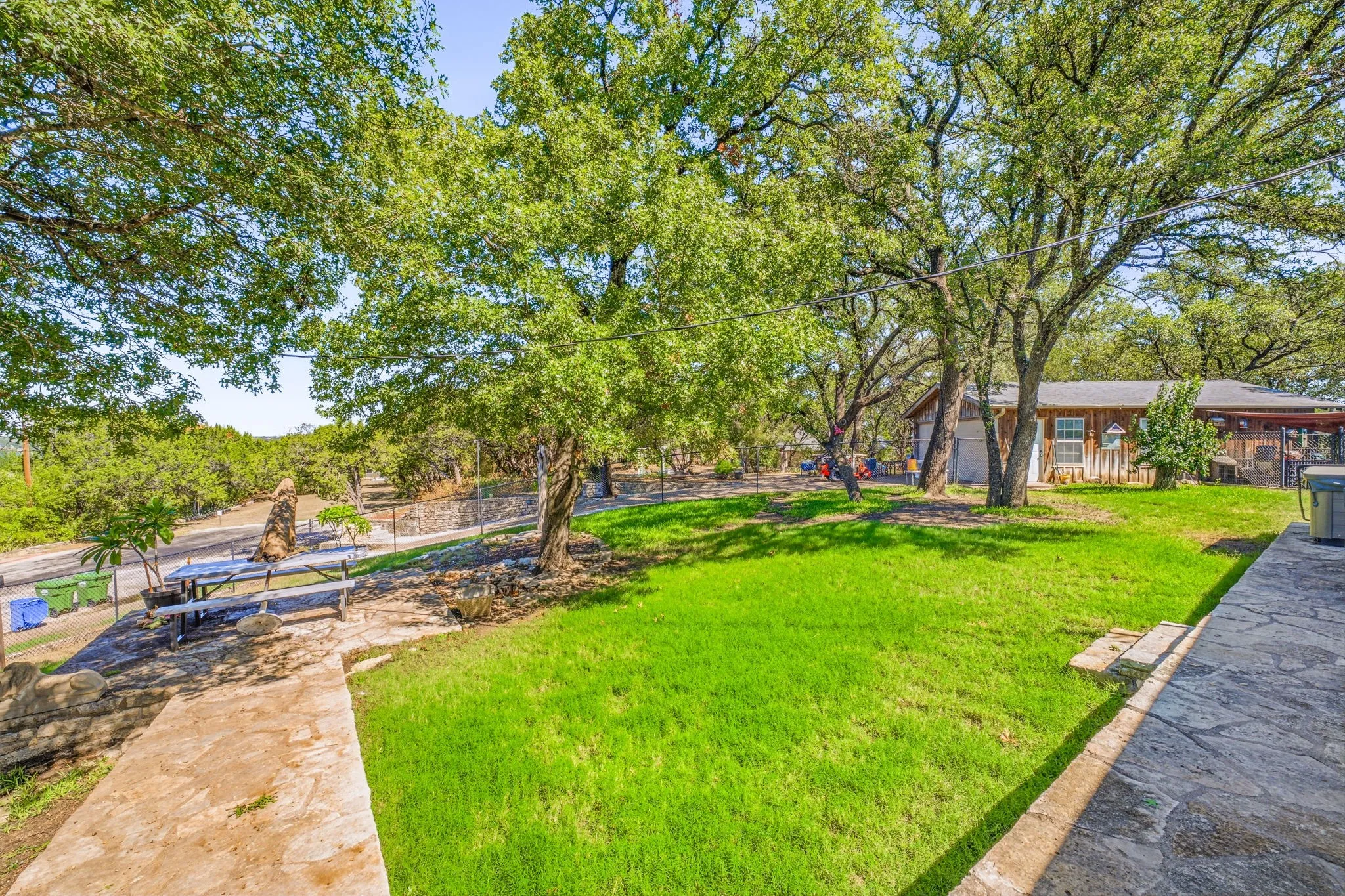 Single Family Residence For Sale in Hood County , 4304 Acoma Court, Granbury, Texas 76048, 4 Bedroom, 3 Bathroom, 4 Garage spaces, 2,212 Sqft, built in 1980, mls#21403980, Real Estate Agent in Granbury, Homes For Sale in Hood county, Homes For Sale in Granbury, Realtor in Granbury Texas, Real Estate Brokerage Independent Realty Texas, Luminita Cordes Realtor