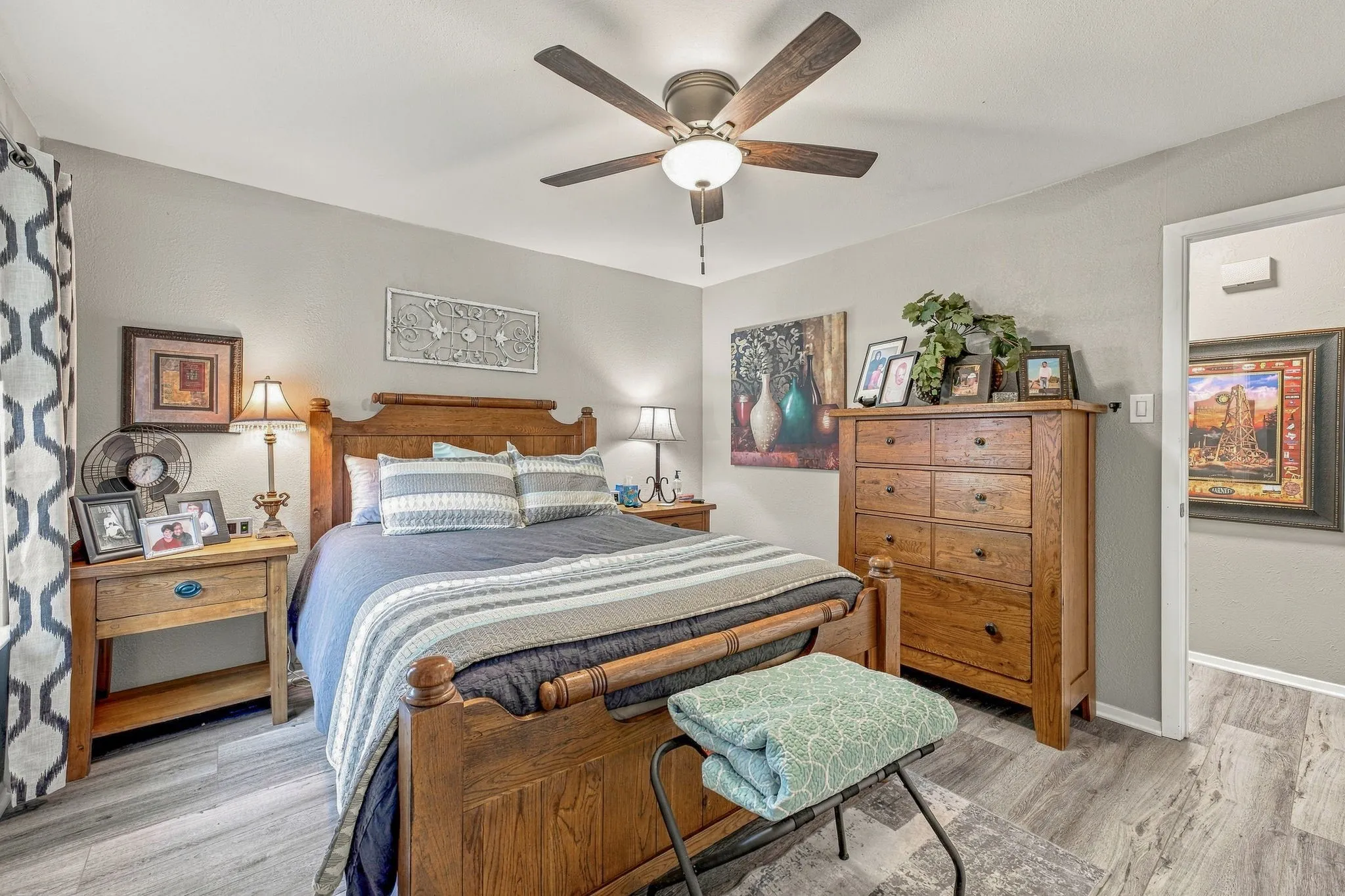 Single Family Residence For Sale in Hood County , 4304 Acoma Court, Granbury, Texas 76048, 4 Bedroom, 3 Bathroom, 4 Garage spaces, 2,212 Sqft, built in 1980, mls#21403980, Real Estate Agent in Granbury, Homes For Sale in Hood county, Homes For Sale in Granbury, Realtor in Granbury Texas, Real Estate Brokerage Independent Realty Texas, Luminita Cordes Realtor