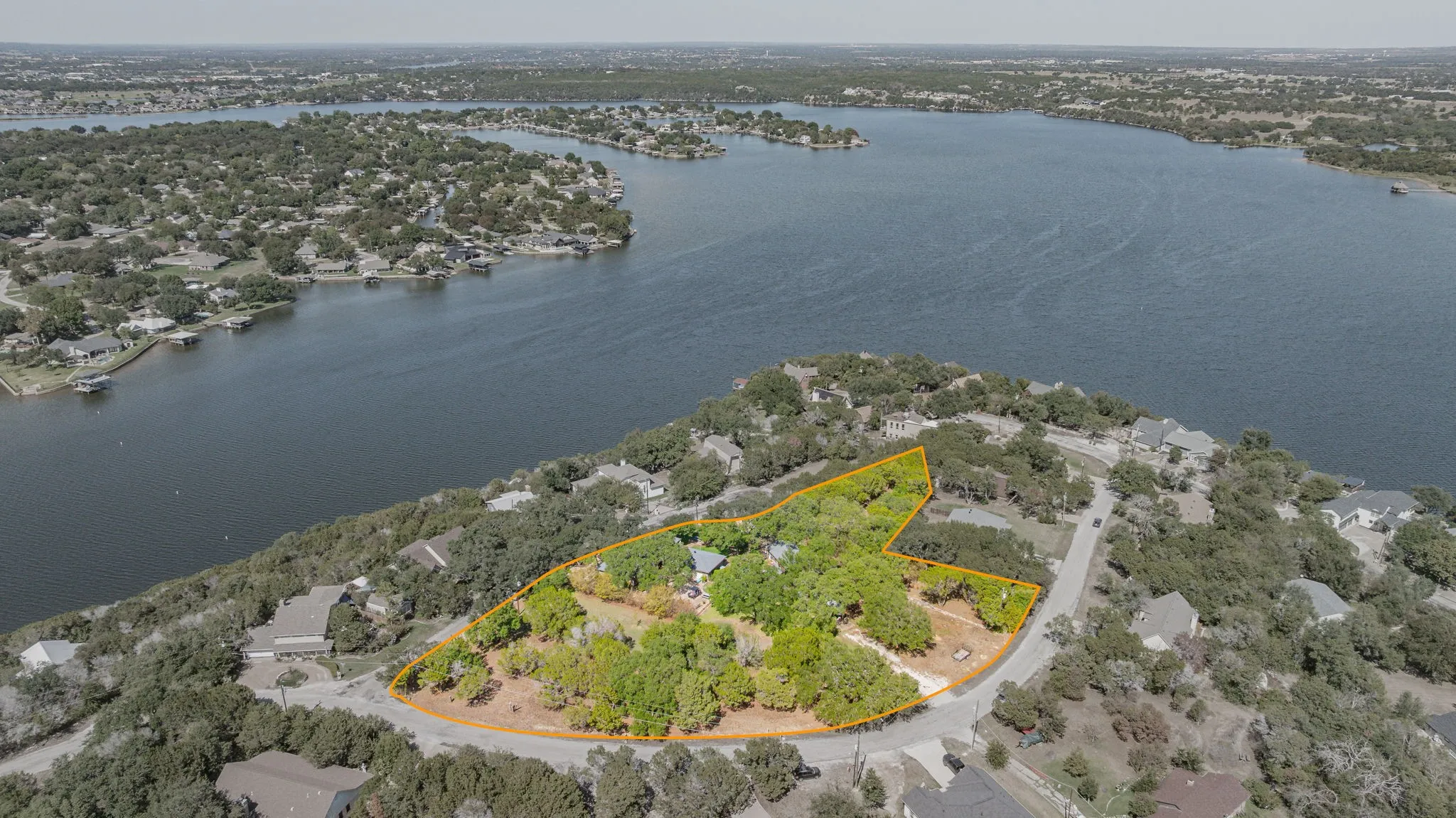 Single Family Residence For Sale in Hood County , 4304 Acoma Court, Granbury, Texas 76048, 4 Bedroom, 3 Bathroom, 4 Garage spaces, 2,212 Sqft, built in 1980, mls#21403980, Real Estate Agent in Granbury, Homes For Sale in Hood county, Homes For Sale in Granbury, Realtor in Granbury Texas, Real Estate Brokerage Independent Realty Texas, Luminita Cordes Realtor
