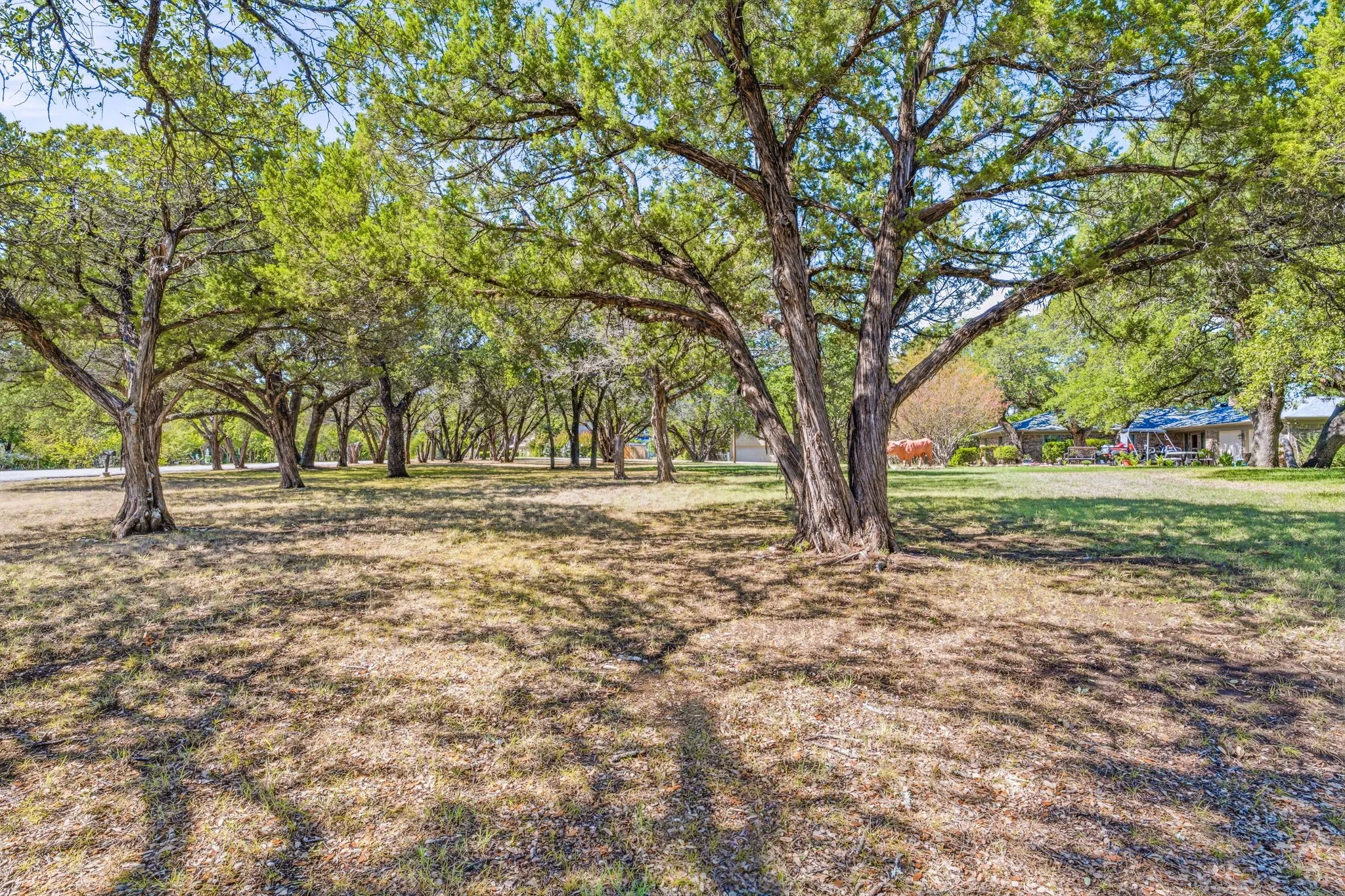 Single Family Residence For Sale in Hood County , 4304 Acoma Court, Granbury, Texas 76048, 4 Bedroom, 3 Bathroom, 4 Garage spaces, 2,212 Sqft, built in 1980, mls#21403980, Real Estate Agent in Granbury, Homes For Sale in Hood county, Homes For Sale in Granbury, Realtor in Granbury Texas, Real Estate Brokerage Independent Realty Texas, Luminita Cordes Realtor