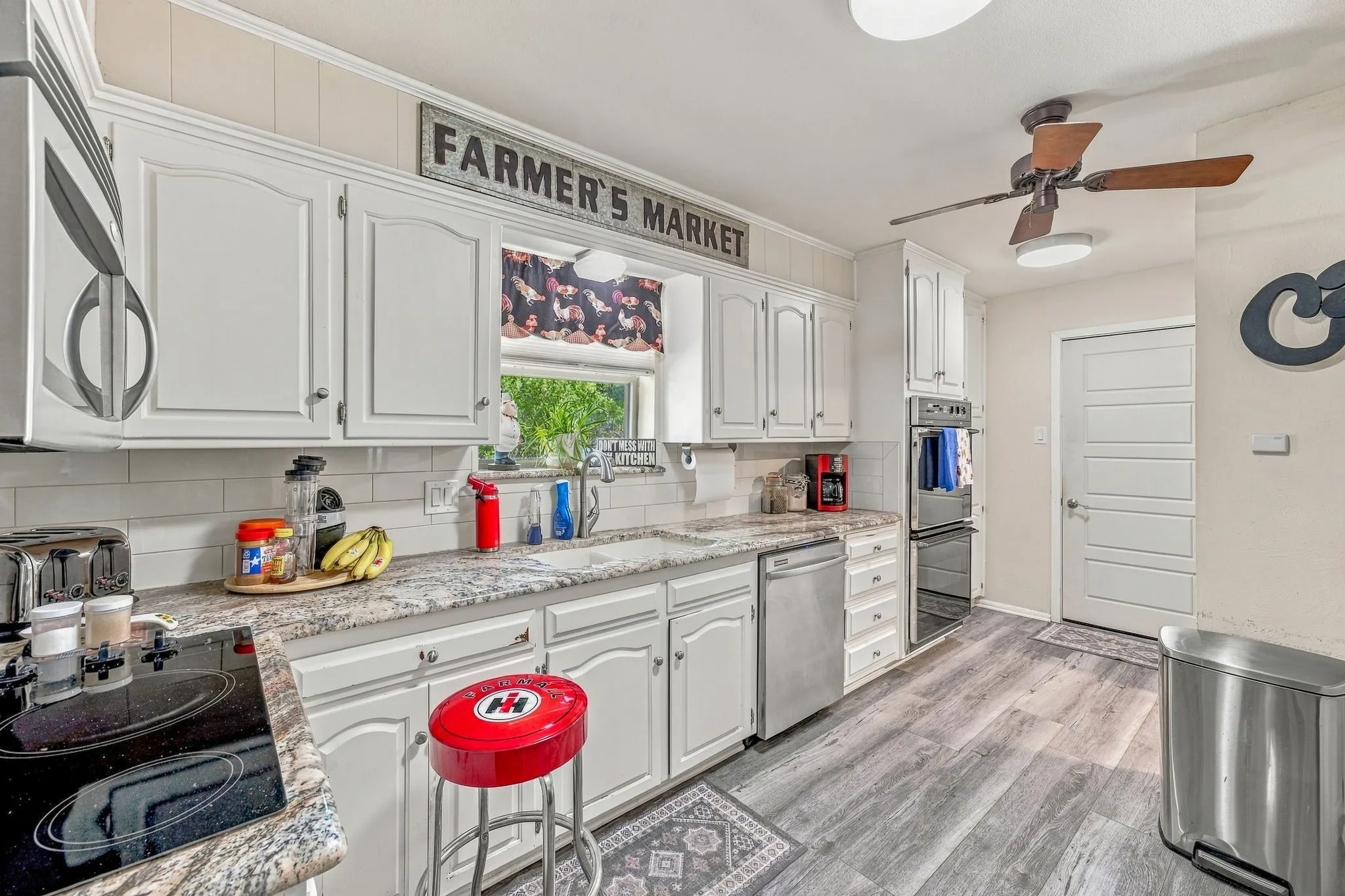 Single Family Residence For Sale in Hood County , 4304 Acoma Court, Granbury, Texas 76048, 4 Bedroom, 3 Bathroom, 4 Garage spaces, 2,212 Sqft, built in 1980, mls#21403980, Real Estate Agent in Granbury, Homes For Sale in Hood county, Homes For Sale in Granbury, Realtor in Granbury Texas, Real Estate Brokerage Independent Realty Texas, Luminita Cordes Realtor