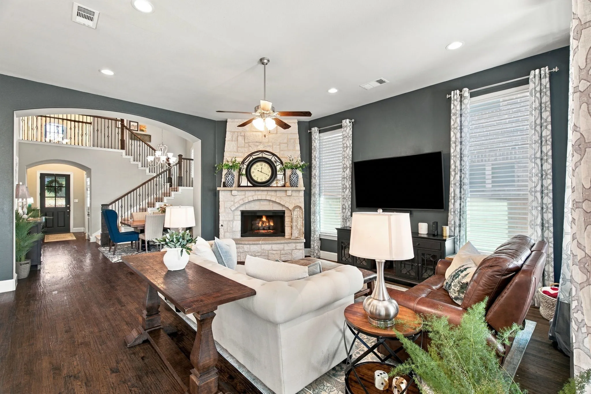 Single Family Residence For Sale in Denton County , 8508 Cholla Boulevard, Lantana, Texas 76226, 4 Bedroom, 4 Bathroom, 3 Garage spaces, 3,226 Sqft, built in 2016, mls#21404728, Real Estate Agent in Lantana, Homes For Sale in Denton county, Homes For Sale in Lantana, Realtor in Lantana Texas, Real Estate Brokerage Independent Realty Texas, Luminita Cordes Realtor