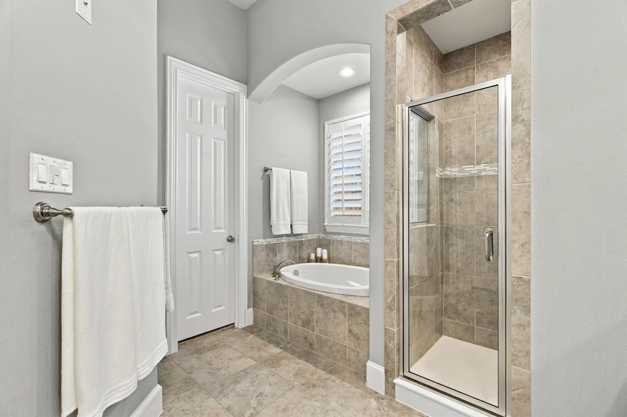 Single Family Residence For Sale in Denton County , 8508 Cholla Boulevard, Lantana, Texas 76226, 4 Bedroom, 4 Bathroom, 3 Garage spaces, 3,226 Sqft, built in 2016, mls#21404728, Real Estate Agent in Lantana, Homes For Sale in Denton county, Homes For Sale in Lantana, Realtor in Lantana Texas, Real Estate Brokerage Independent Realty Texas, Luminita Cordes Realtor