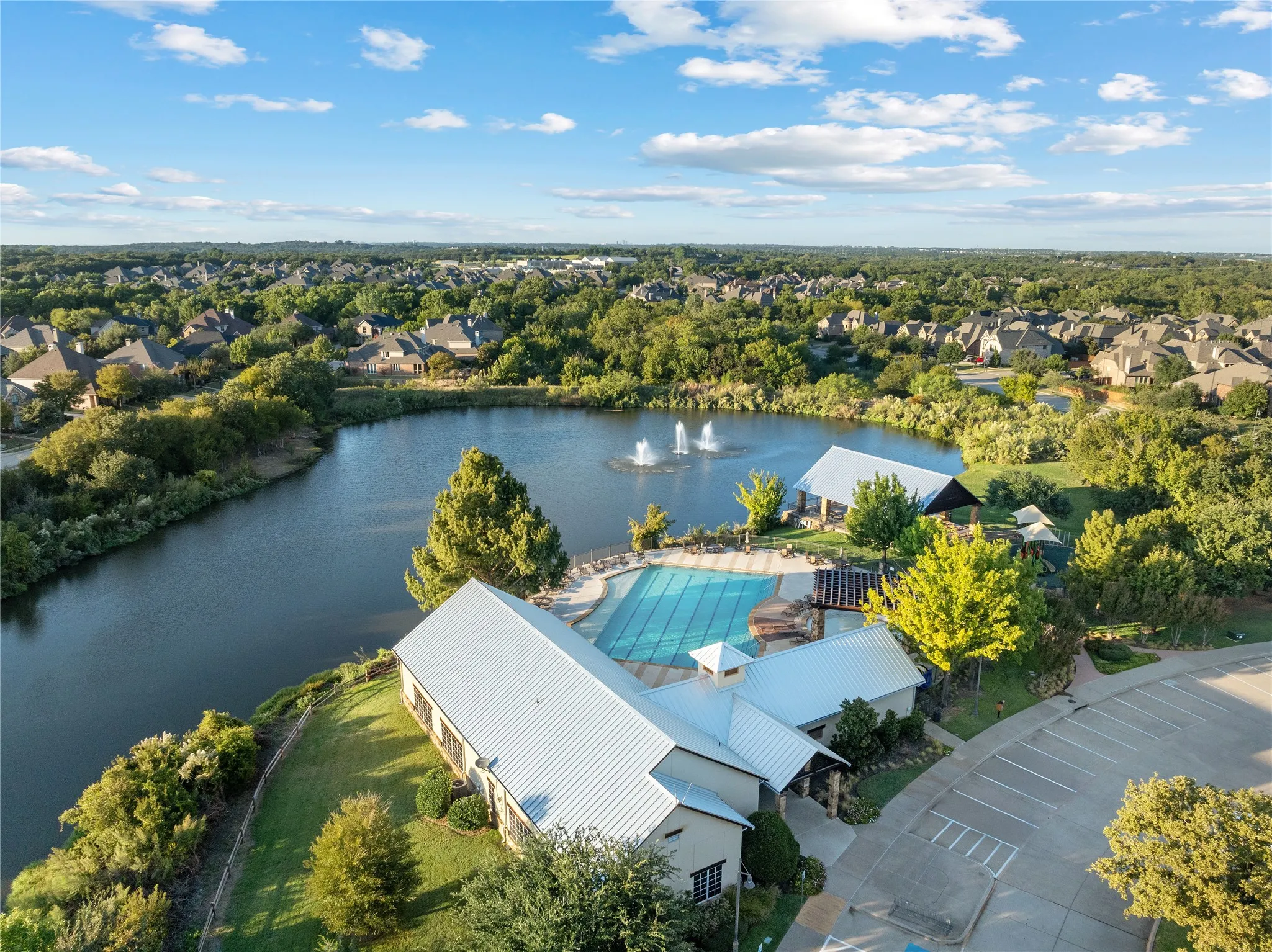 Single Family Residence For Sale in Denton County , 8508 Cholla Boulevard, Lantana, Texas 76226, 4 Bedroom, 4 Bathroom, 3 Garage spaces, 3,226 Sqft, built in 2016, mls#21404728, Real Estate Agent in Lantana, Homes For Sale in Denton county, Homes For Sale in Lantana, Realtor in Lantana Texas, Real Estate Brokerage Independent Realty Texas, Luminita Cordes Realtor