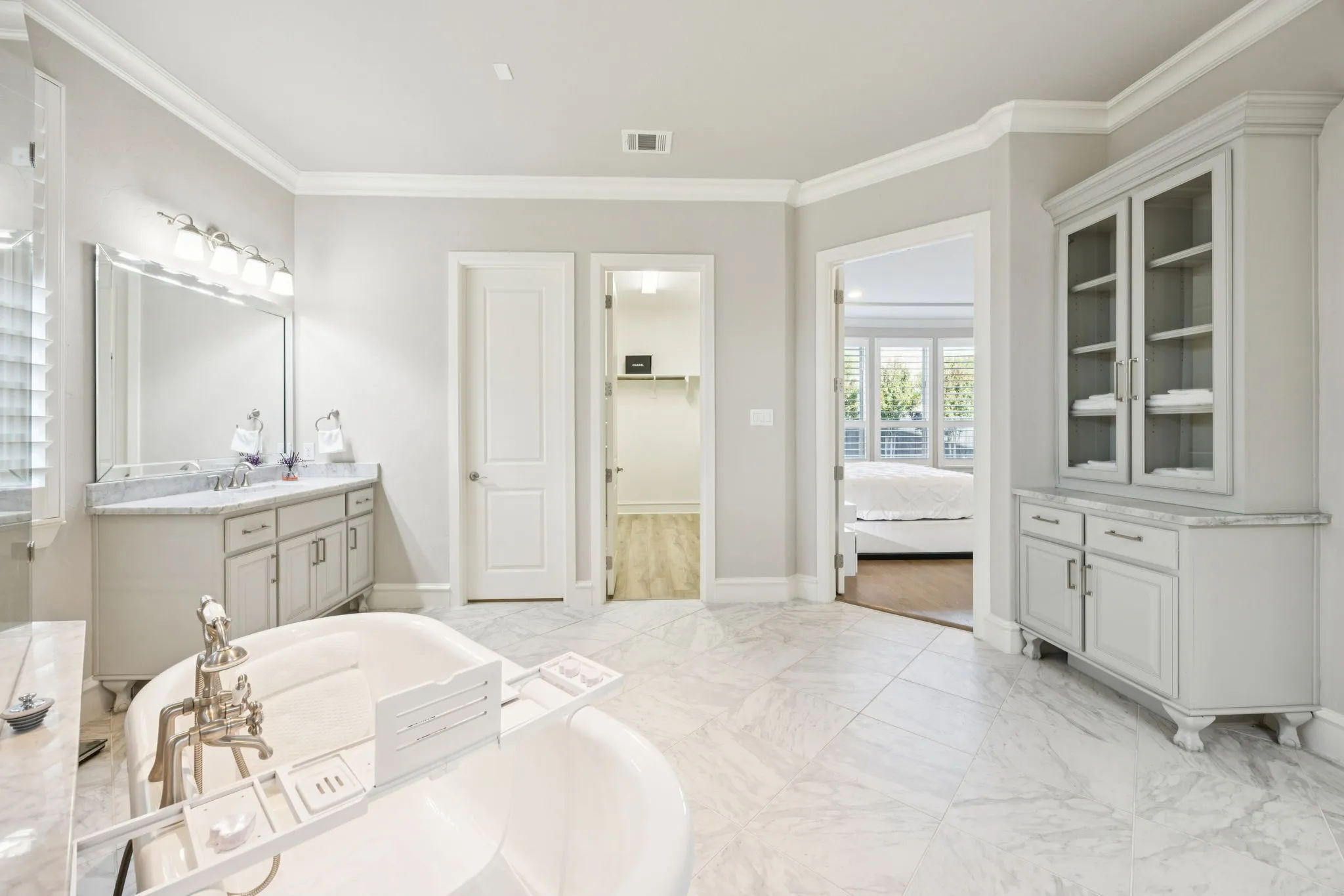Single Family Residence For Rent in Tarrant County , 920 Rhone Lane, Southlake, Texas 76092, 5 Bedroom, 7 Bathroom, 3 Garage spaces, 5,485 Sqft, built in 2016, mls#21404844, Real Estate Agent in Southlake, Homes For Rent in Tarrant county, Homes For Rent in Southlake, Realtor in Southlake Texas, Real Estate Brokerage Independent Realty Texas, Luminita Cordes Realtor