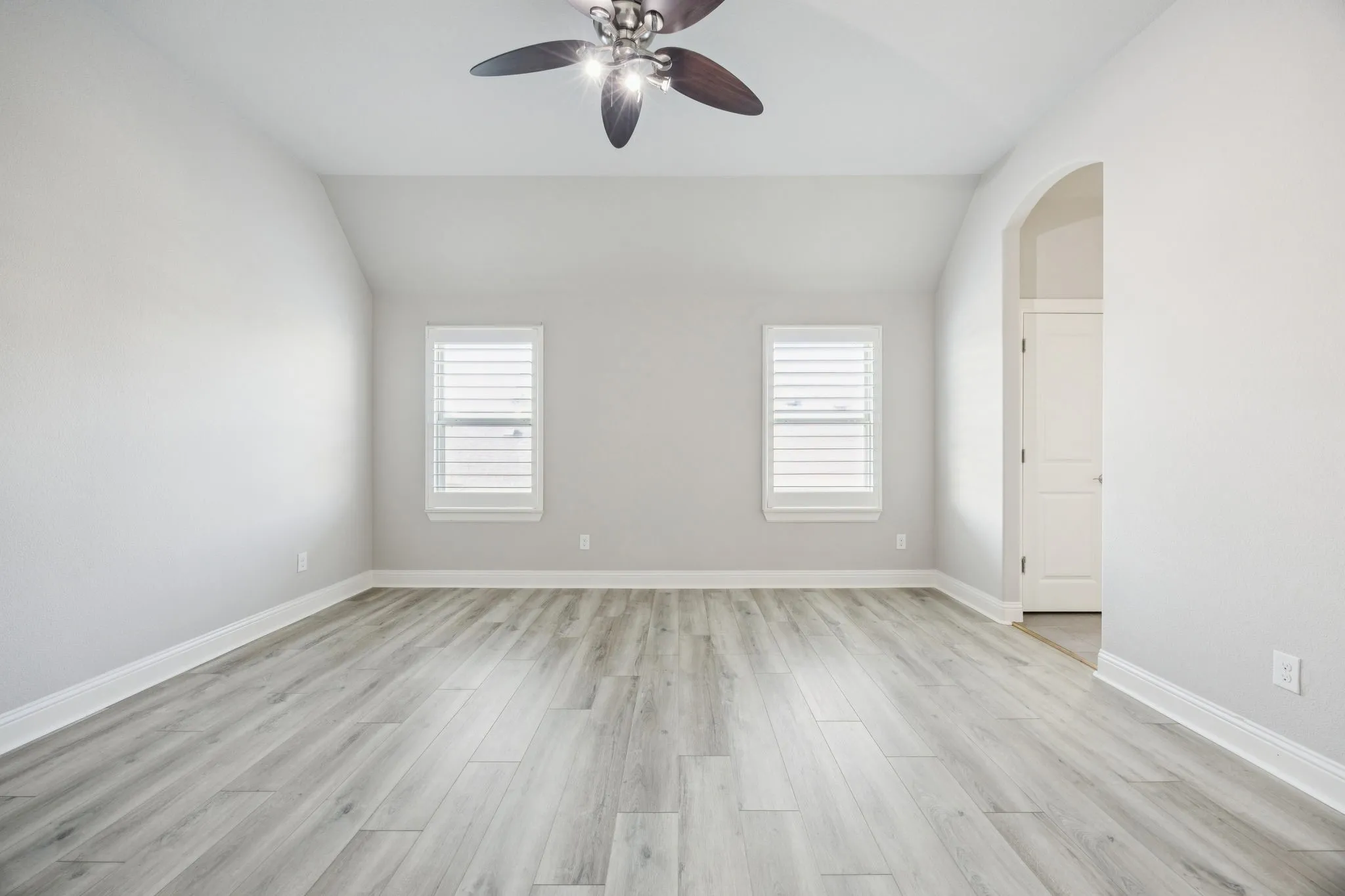 Single Family Residence For Rent in Tarrant County , 920 Rhone Lane, Southlake, Texas 76092, 5 Bedroom, 7 Bathroom, 3 Garage spaces, 5,485 Sqft, built in 2016, mls#21404844, Real Estate Agent in Southlake, Homes For Rent in Tarrant county, Homes For Rent in Southlake, Realtor in Southlake Texas, Real Estate Brokerage Independent Realty Texas, Luminita Cordes Realtor