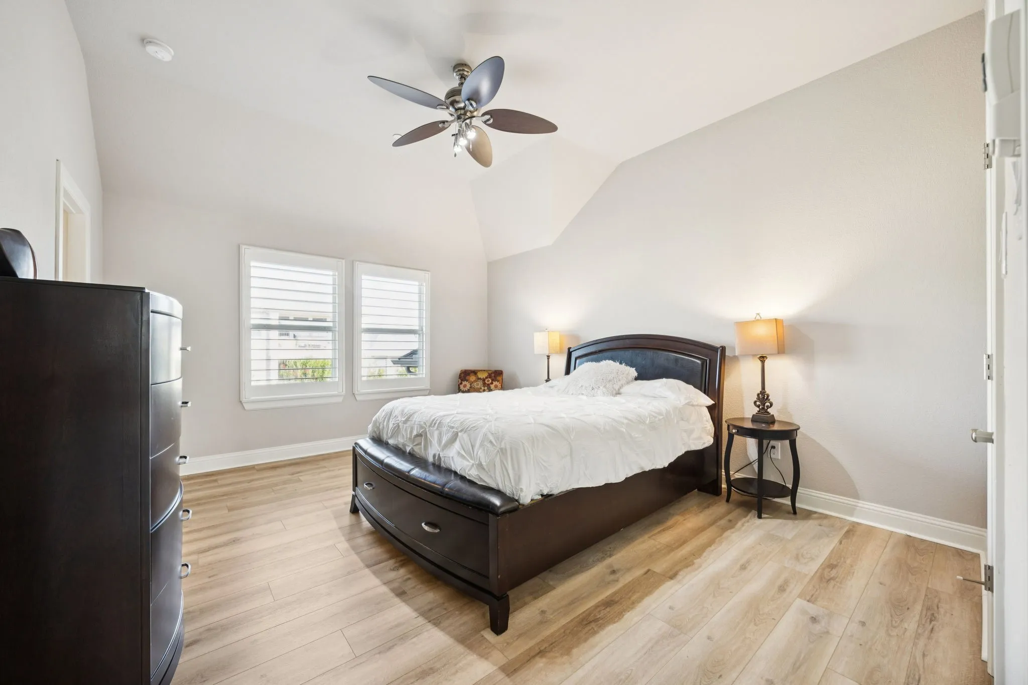 Single Family Residence For Rent in Tarrant County , 920 Rhone Lane, Southlake, Texas 76092, 5 Bedroom, 7 Bathroom, 3 Garage spaces, 5,485 Sqft, built in 2016, mls#21404844, Real Estate Agent in Southlake, Homes For Rent in Tarrant county, Homes For Rent in Southlake, Realtor in Southlake Texas, Real Estate Brokerage Independent Realty Texas, Luminita Cordes Realtor