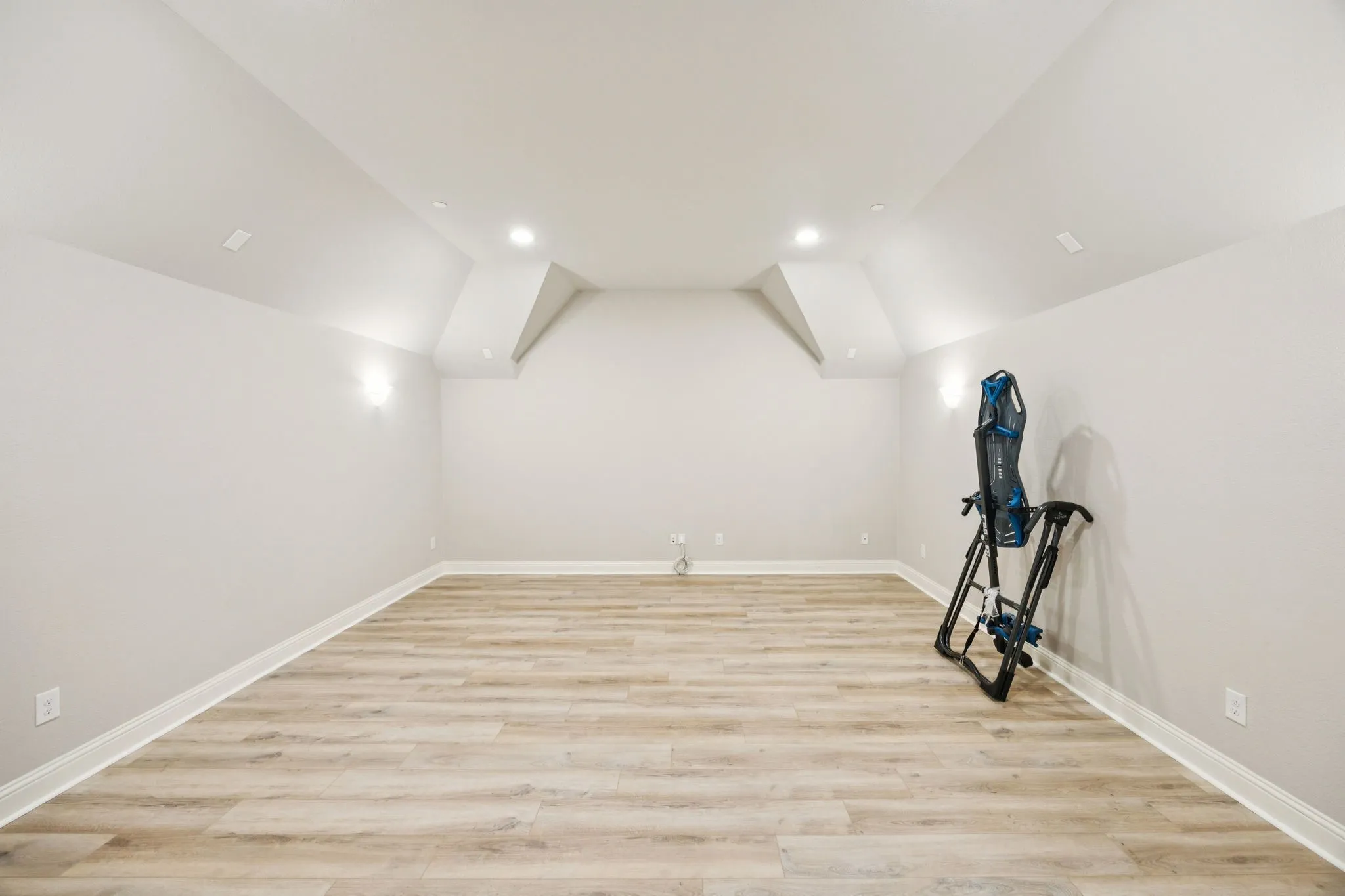Single Family Residence For Rent in Tarrant County , 920 Rhone Lane, Southlake, Texas 76092, 5 Bedroom, 7 Bathroom, 3 Garage spaces, 5,485 Sqft, built in 2016, mls#21404844, Real Estate Agent in Southlake, Homes For Rent in Tarrant county, Homes For Rent in Southlake, Realtor in Southlake Texas, Real Estate Brokerage Independent Realty Texas, Luminita Cordes Realtor
