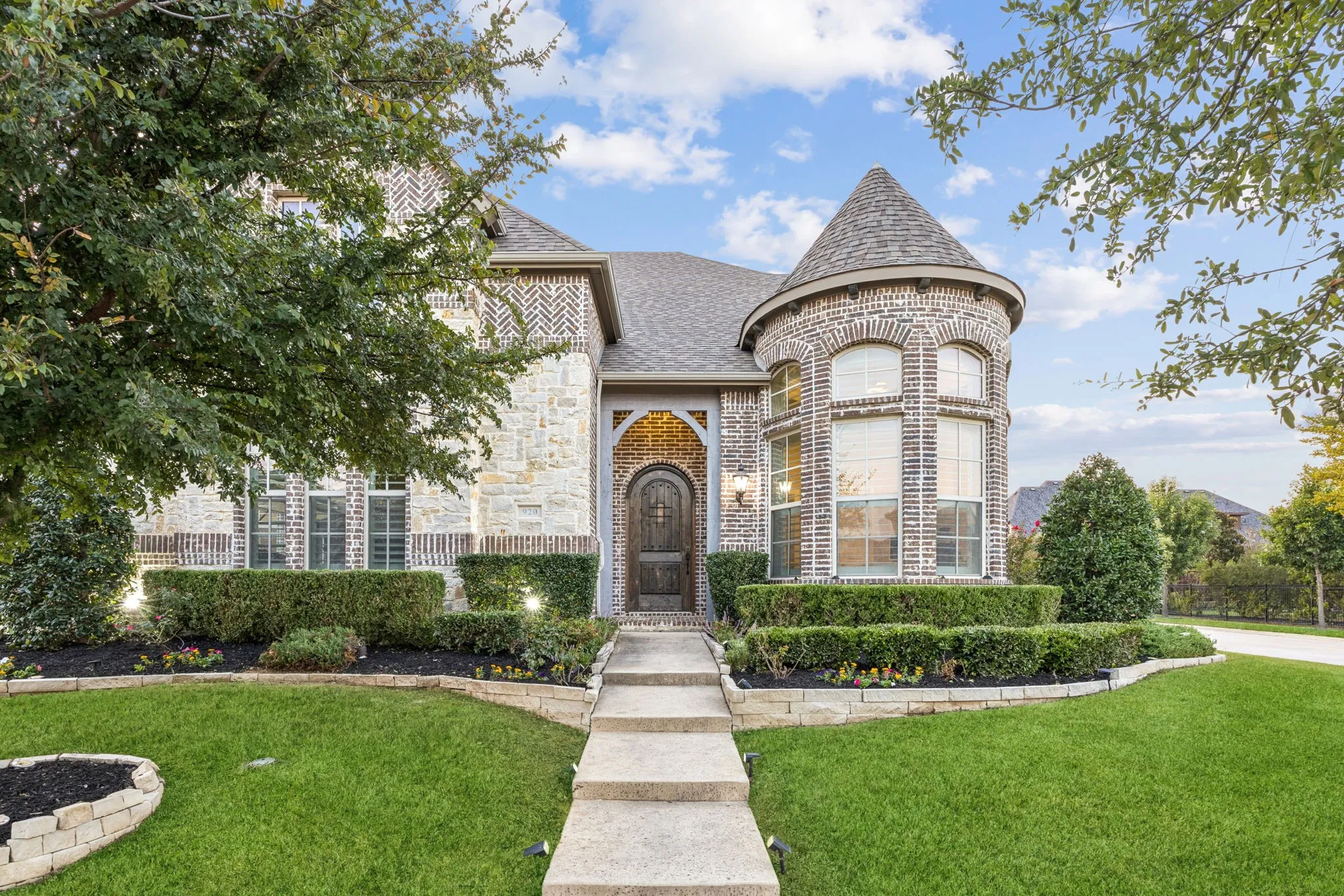 Single Family Residence For Rent in Tarrant County , 920 Rhone Lane, Southlake, Texas 76092, 5 Bedroom, 7 Bathroom, 3 Garage spaces, 5,485 Sqft, built in 2016, mls#21404844, Real Estate Agent in Southlake, Homes For Rent in Tarrant county, Homes For Rent in Southlake, Realtor in Southlake Texas, Real Estate Brokerage Independent Realty Texas, Luminita Cordes Realtor