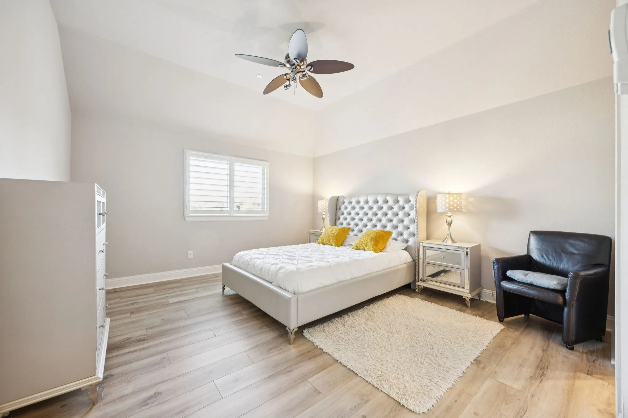 Single Family Residence For Rent in Tarrant County , 920 Rhone Lane, Southlake, Texas 76092, 5 Bedroom, 7 Bathroom, 3 Garage spaces, 5,485 Sqft, built in 2016, mls#21404844, Real Estate Agent in Southlake, Homes For Rent in Tarrant county, Homes For Rent in Southlake, Realtor in Southlake Texas, Real Estate Brokerage Independent Realty Texas, Luminita Cordes Realtor